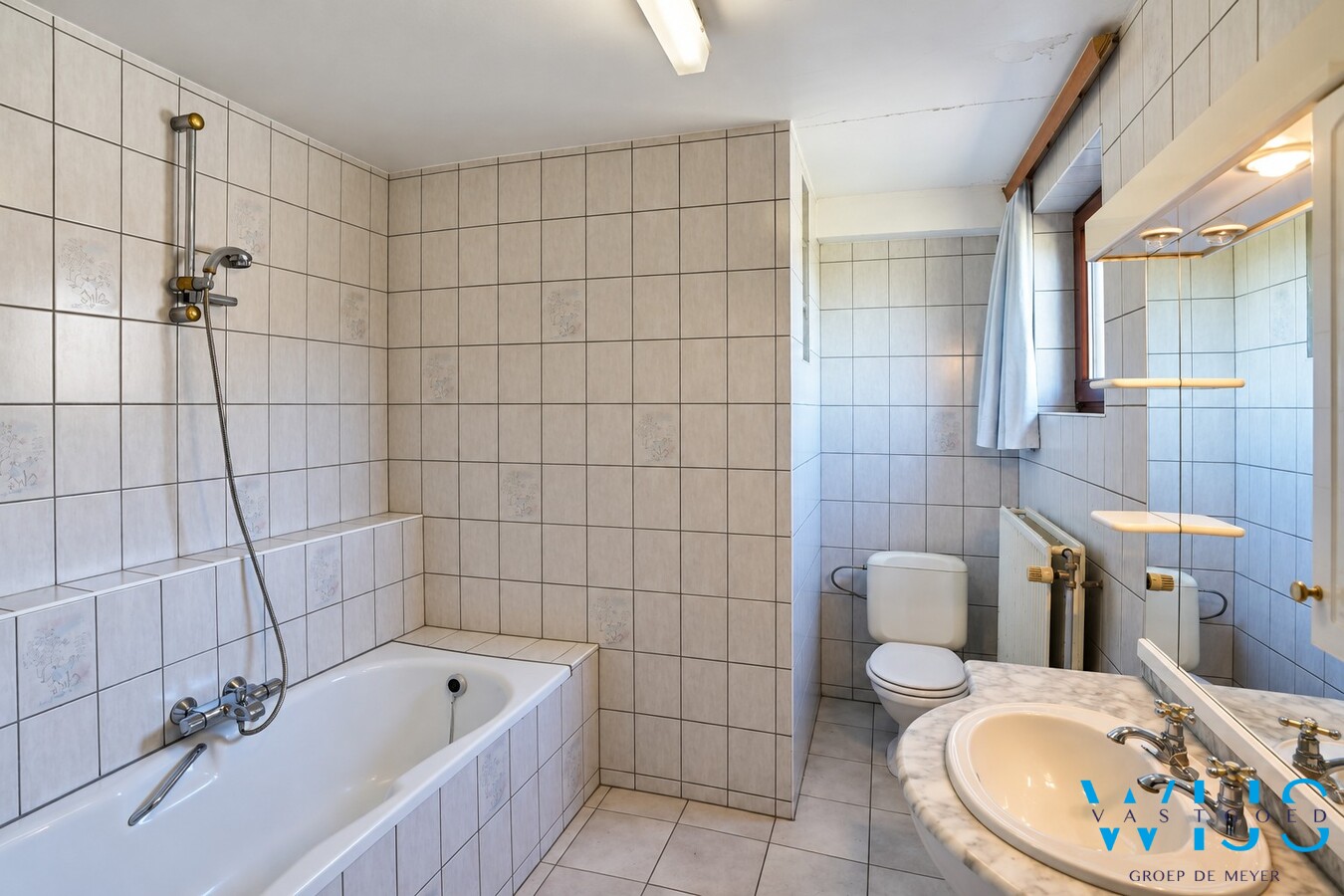 Open bebouwing met ruime stal in Assenede ! 