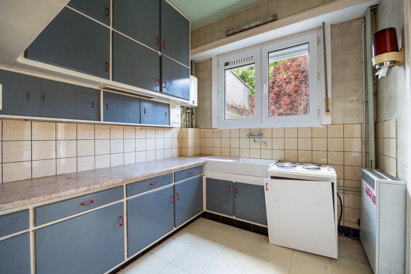 Te renoveren bel-étage met tuin in de Tentoonstellingswijk! 