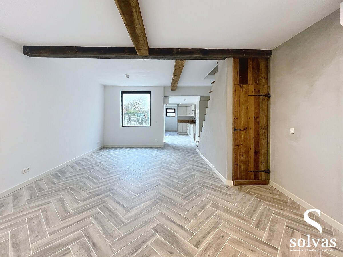 Top gerenoveerde woning met 3 slaapkamers, ruime tuin in prachtige natuur te Aalter EN uiterst energiezuinig. 