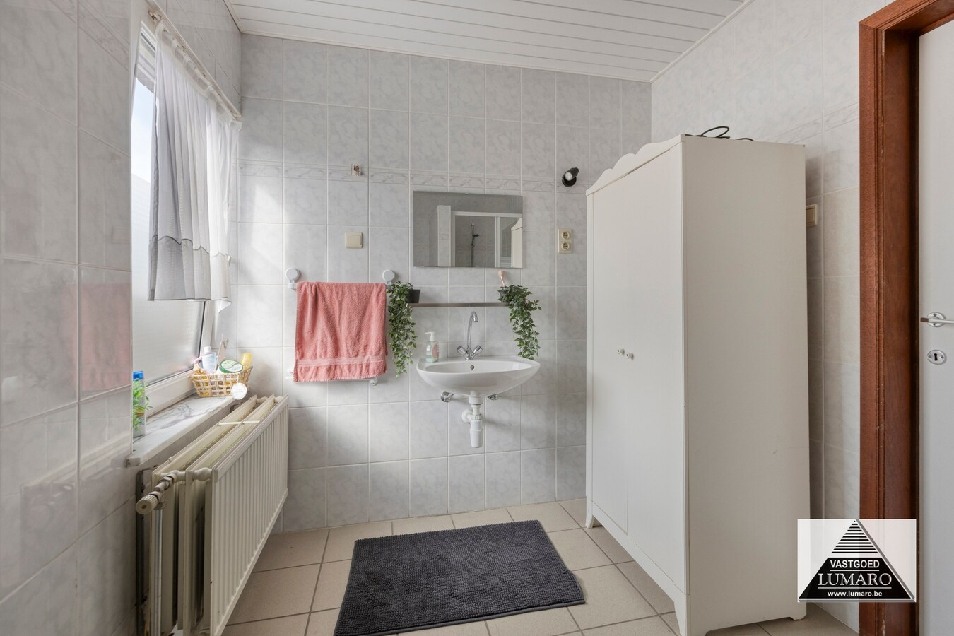 4 verhuurde appartementen in residentiële omgeving 