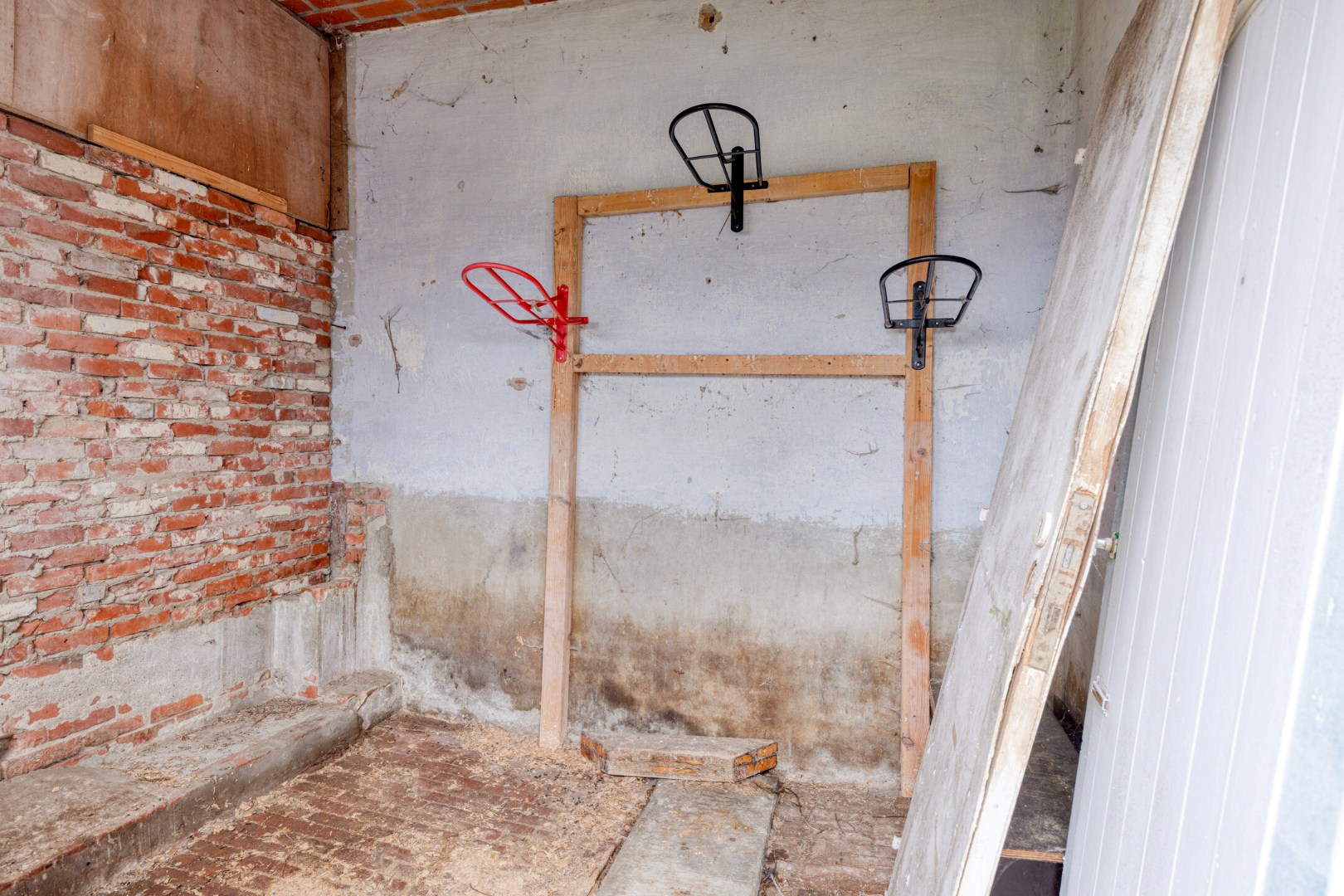 Te renoveren woning in een landelijk gebied in Geel op een perceel van 9.334m² 