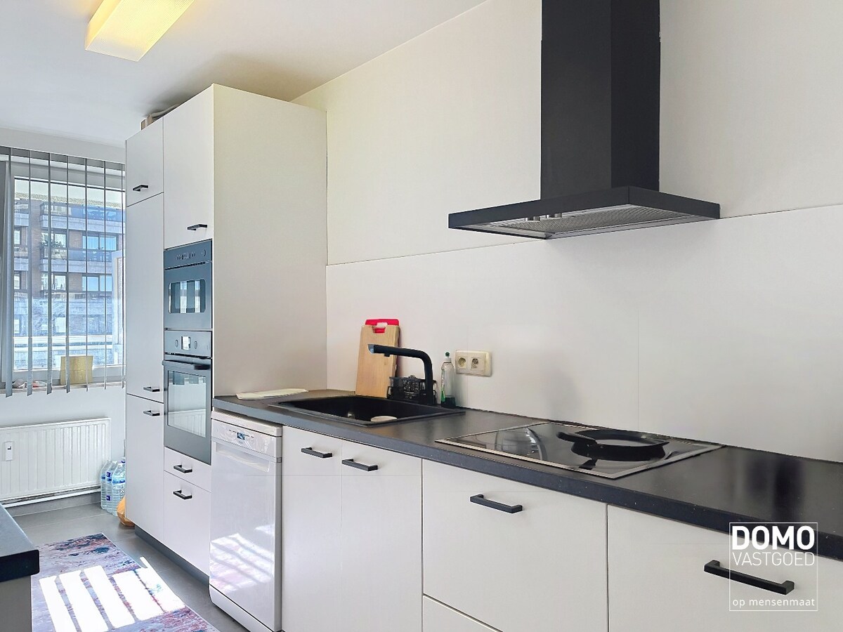 RUIM 2-SLAAPKAMERAPPARTEMENT MET TWEE TERRASSEN EN ENERGIELABEL B 