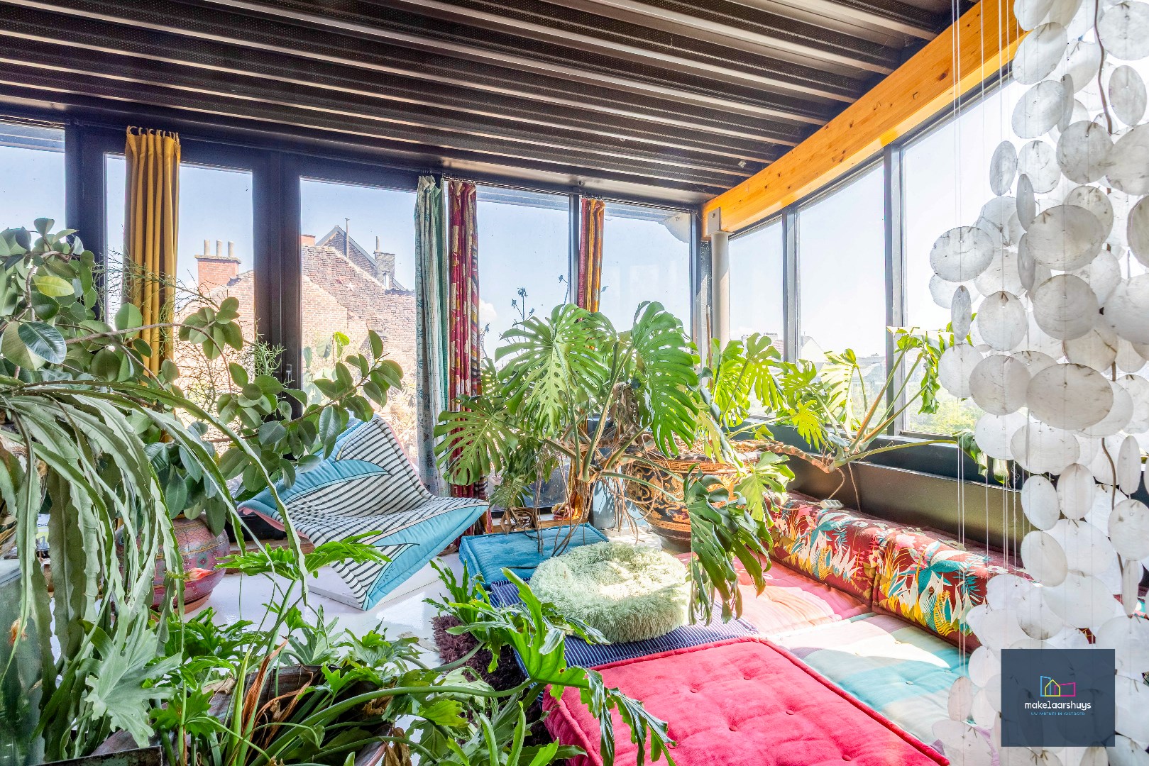 Unieke penthouse met prachtig terras en garagebox te Visserij 