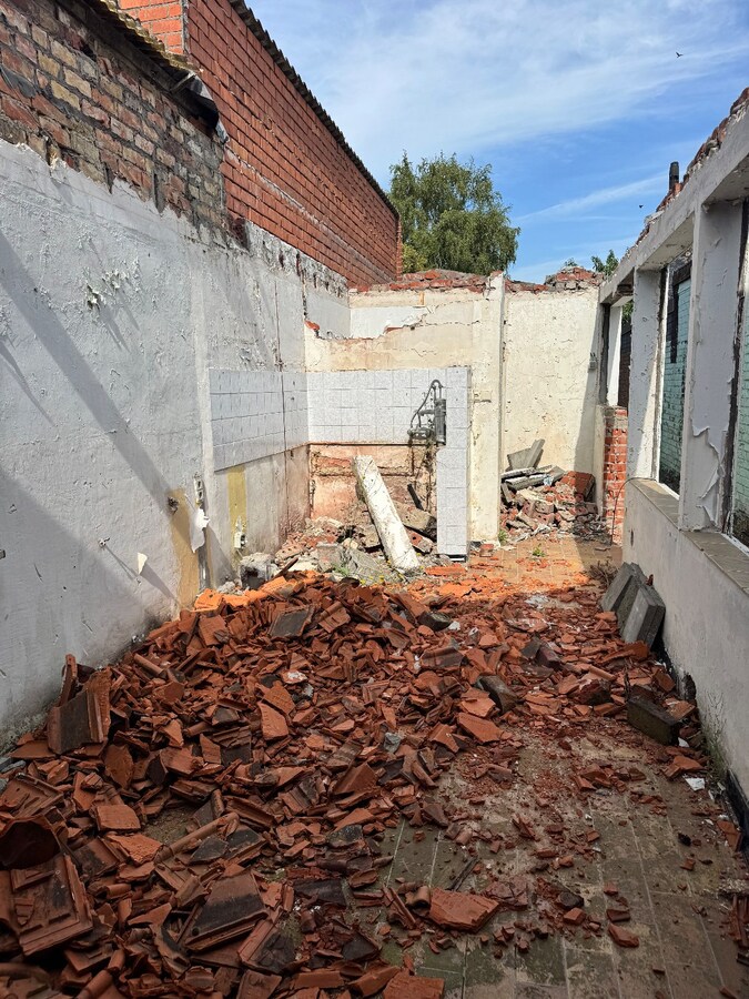 Gedeeltelijk afgebroken woning met potentieel te Koekelare 