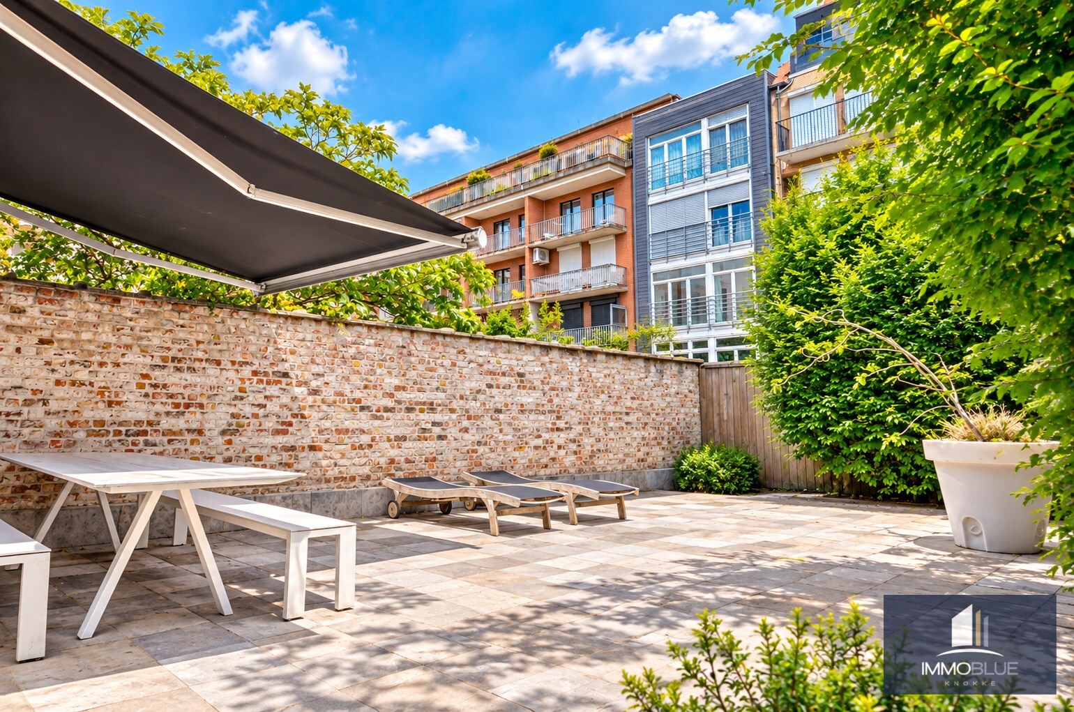 Appartement parfaitement entretenu avec une grande terrasse. 
