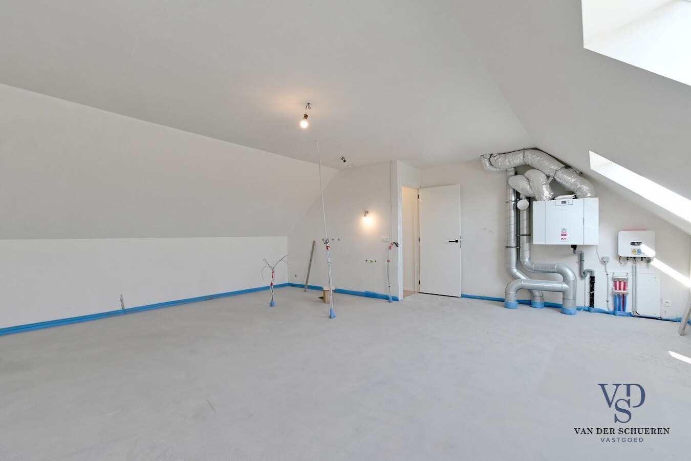 Half open bebouwing met afzonderlijke garage 