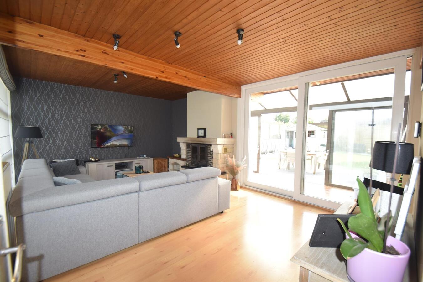 Bijzonder rustig doch goed bereikbare bungalow op 587 m² grond, gelegen tussen kleine en grote ring 