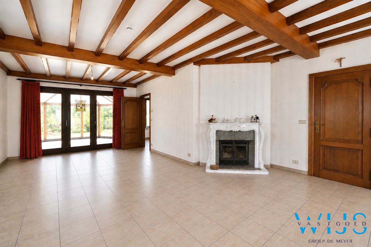 Zeer ruim woonhuis op een prachtig perceel van 1.955 m² in Lembeke 