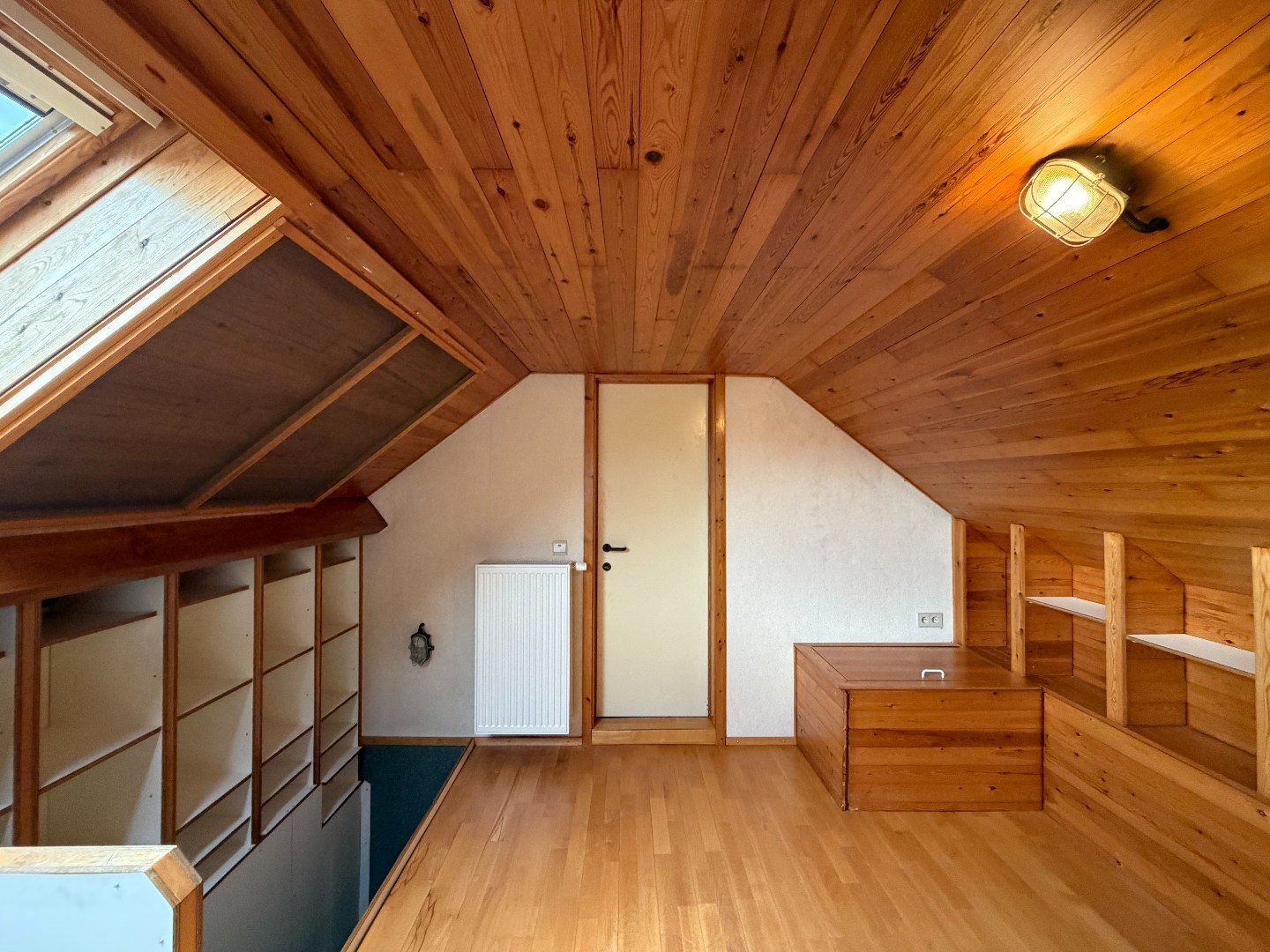 Ruime alleenstaande woning te huur met 3 slaapkamers, garage en tuin – Olmenlaan 99, Zulte 