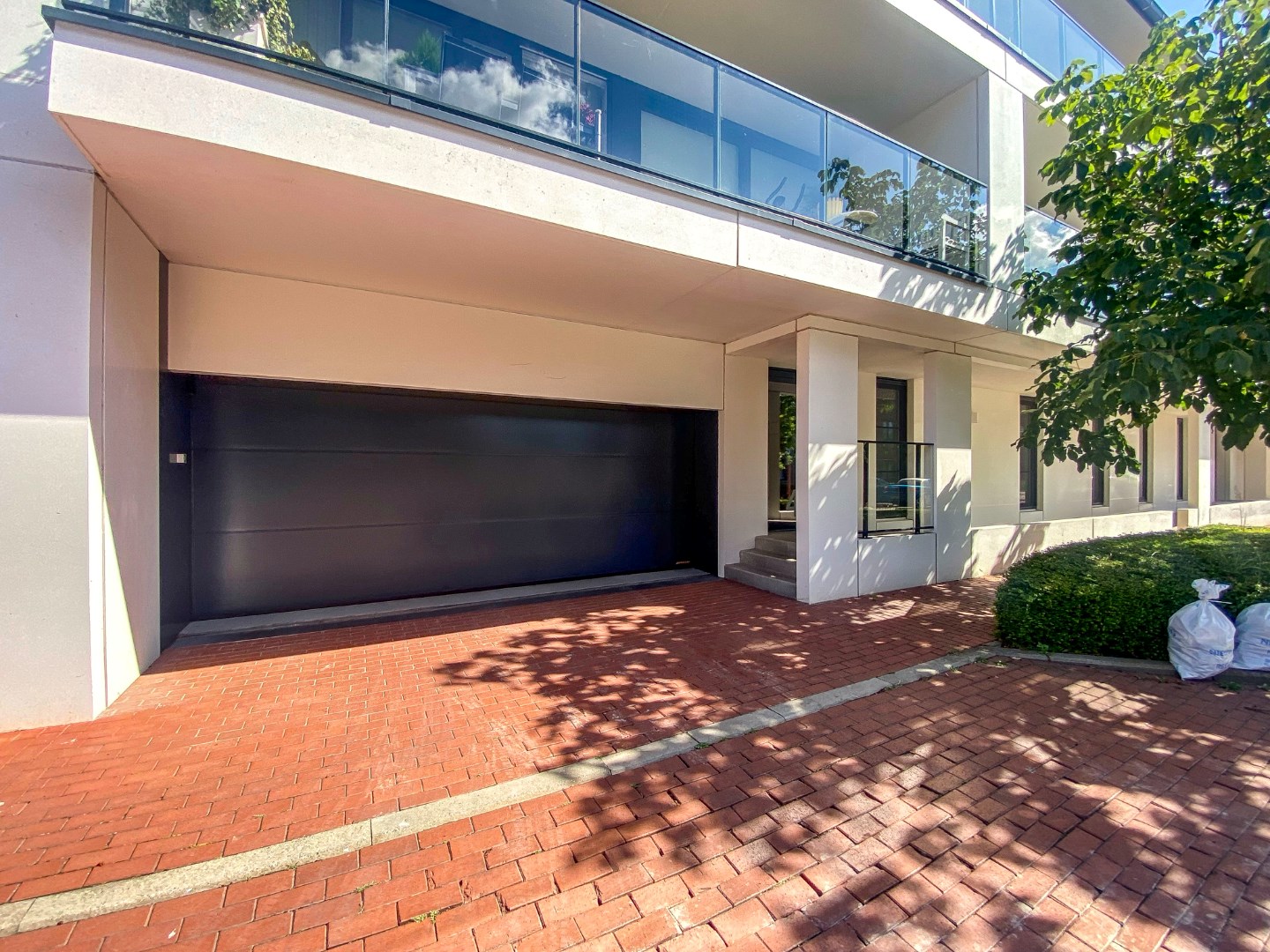 Ondergrondse privé-parkeerplaats te huur in het centrum van Nieuwpoort-Stad. 