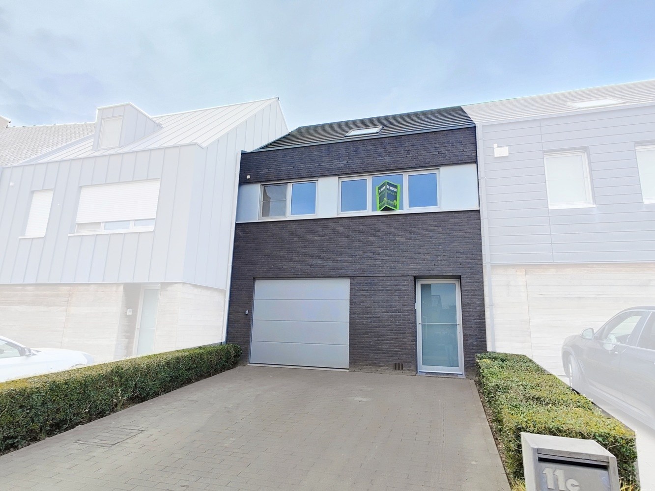 centraal gelegen woning met 3 slaapkamers en achterliggend tuin met terras 