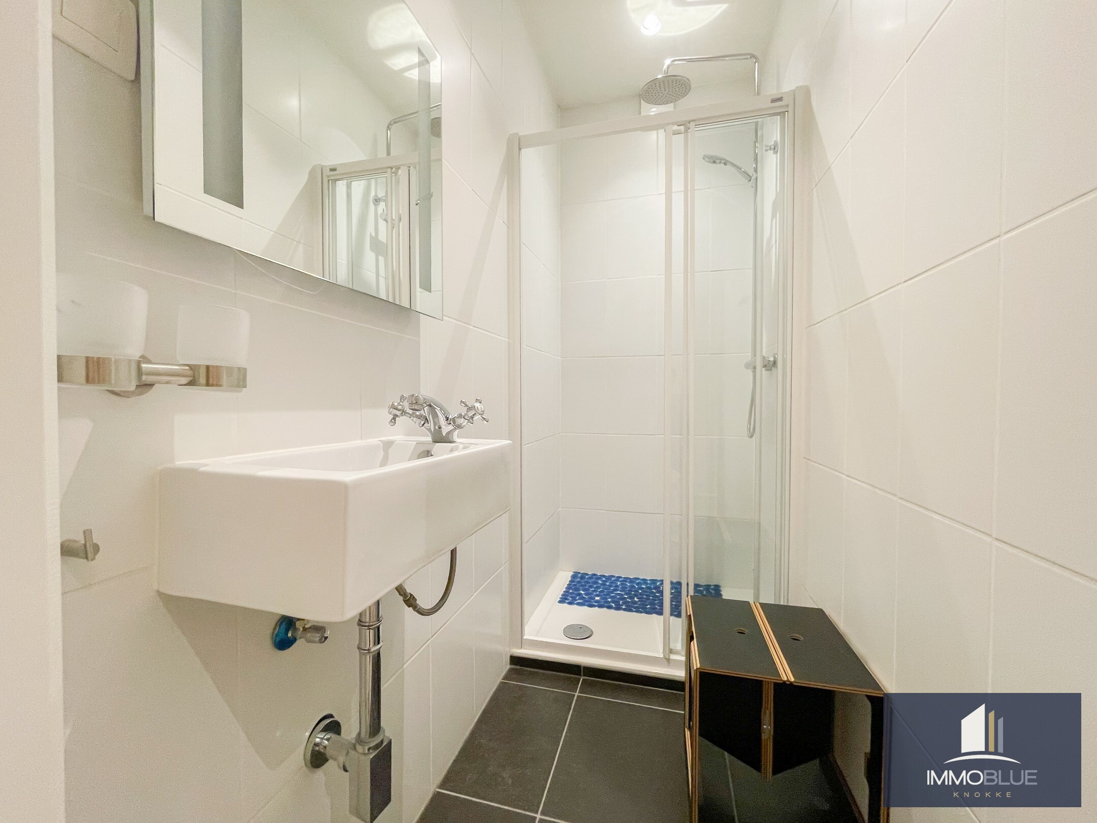 EXCLUSIEF TE KOOP : Uiterst aangenaam instapklaar appartement, hartje Zoute met open zicht. 