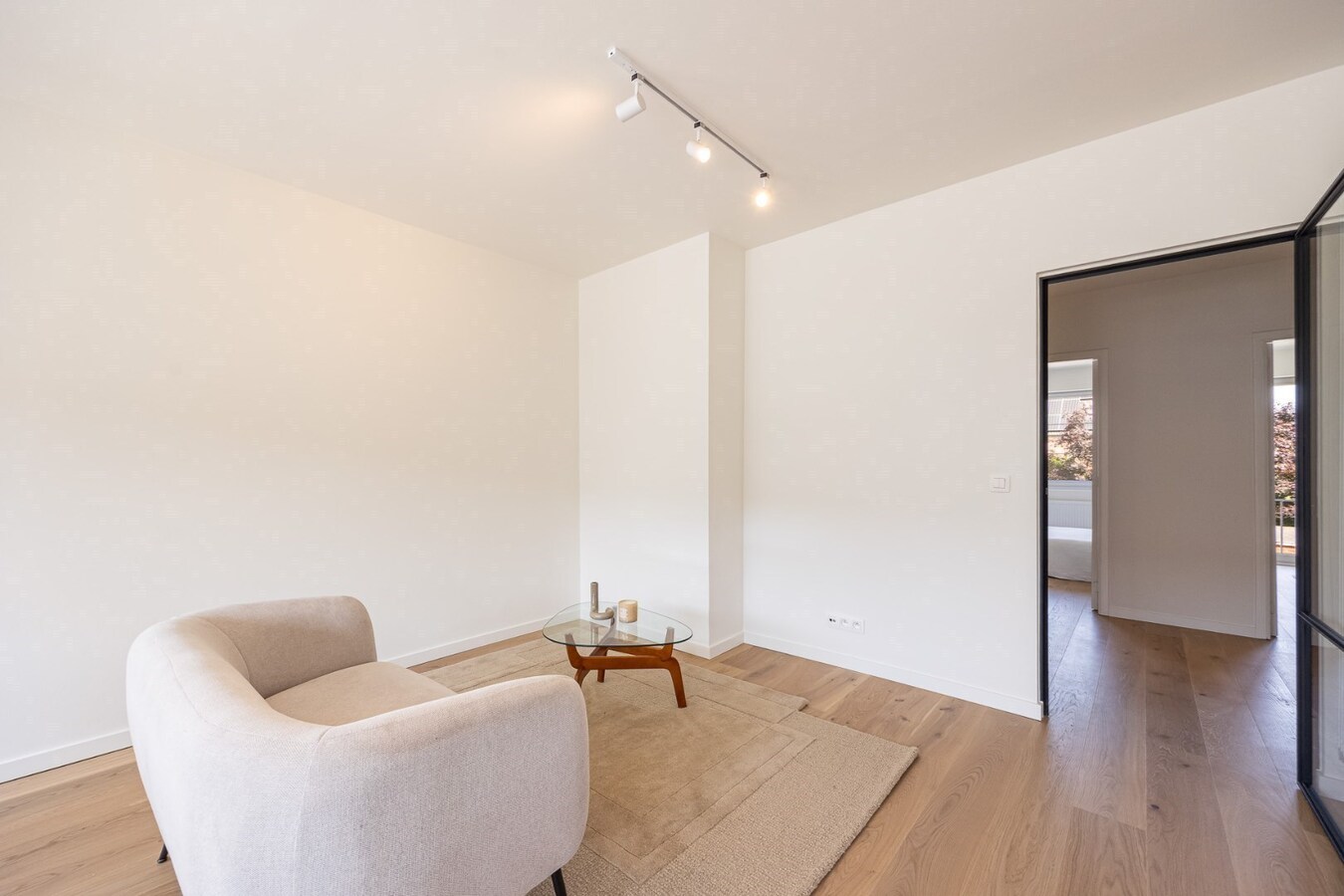 Gerenoveerd appt met 2 slpk en terras te Kapellen! 