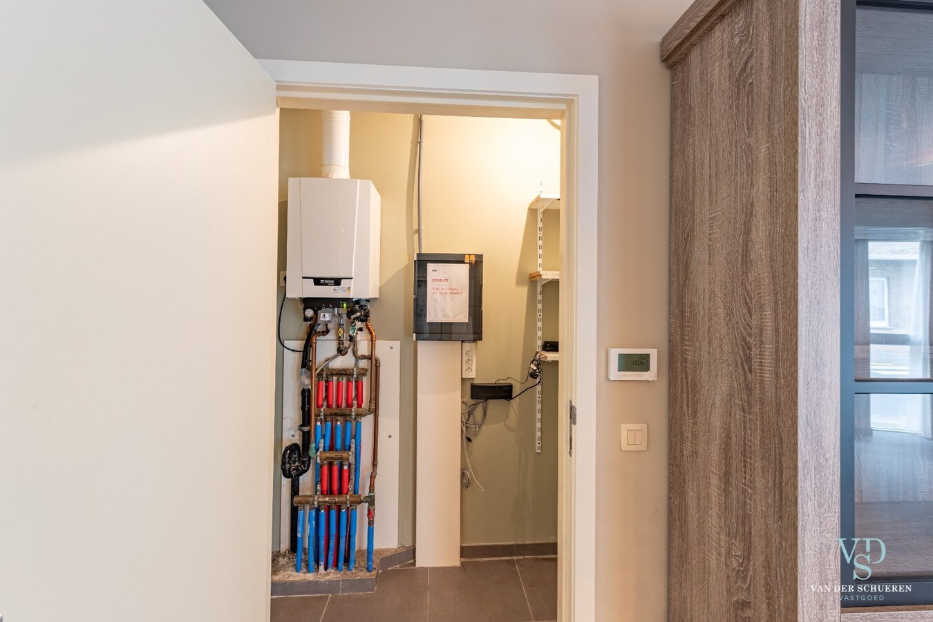 Ruime,  recente assistentie-flat. 