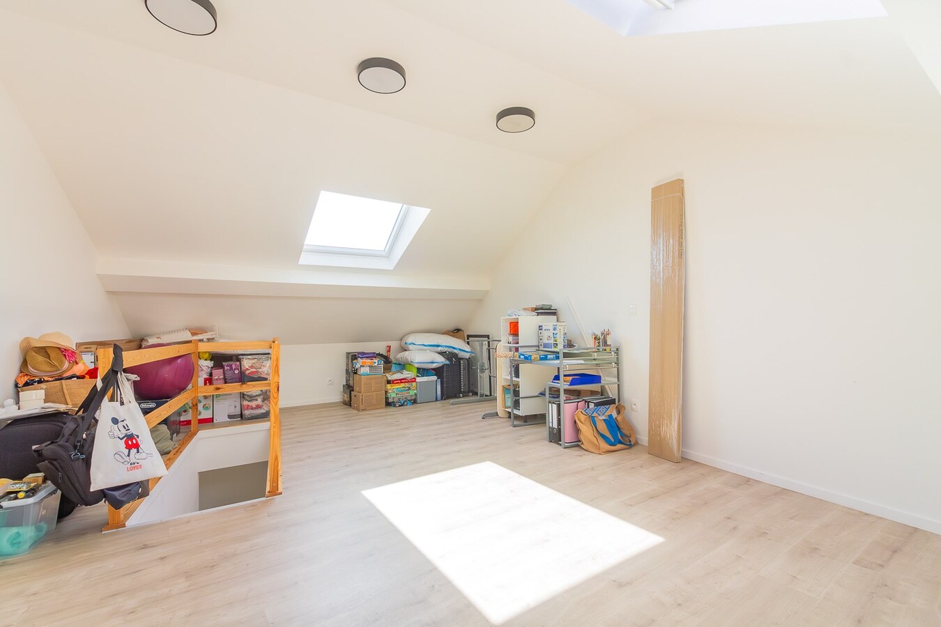 Maison 3 façades rénovée avec cour, à deux pas du parc de Mouscron 