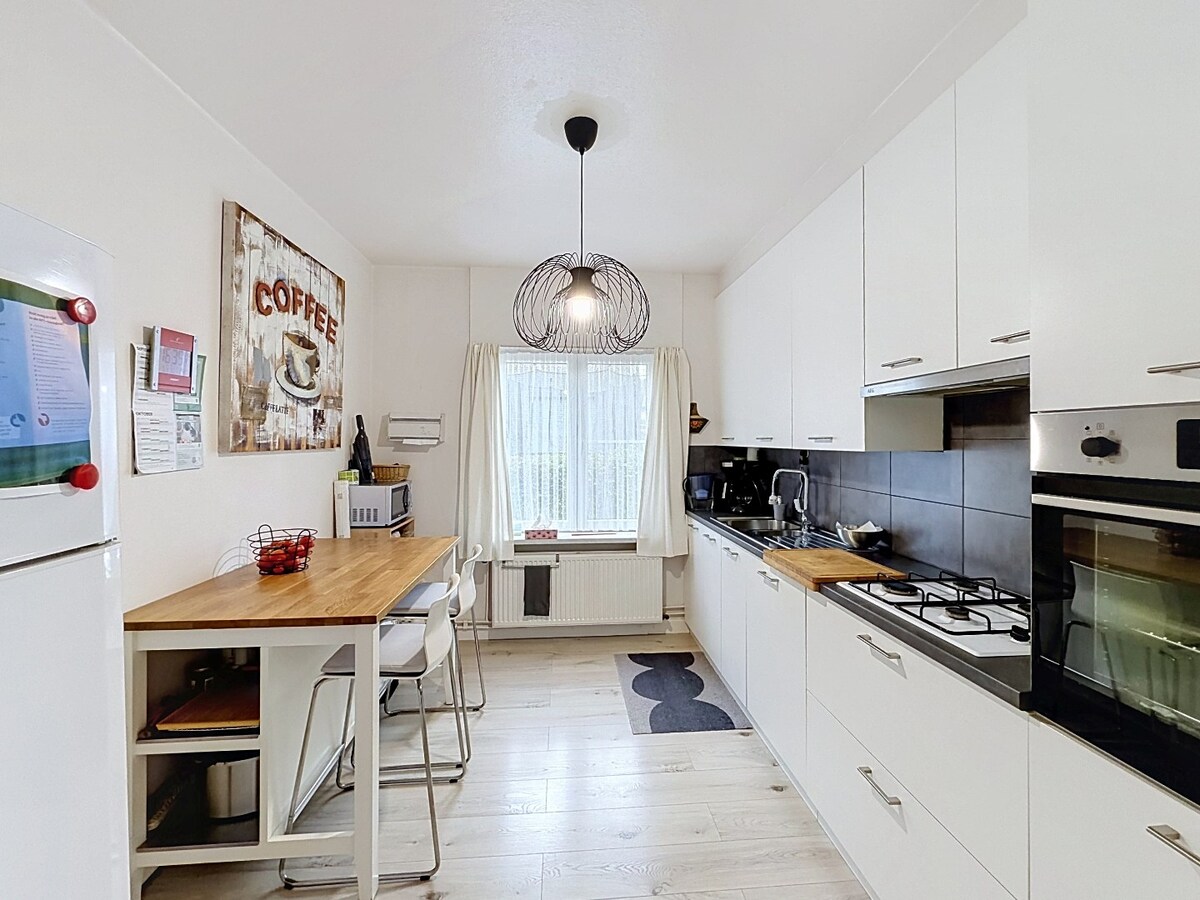 Karaktervolle gerenoveerde woning te Zomergem 