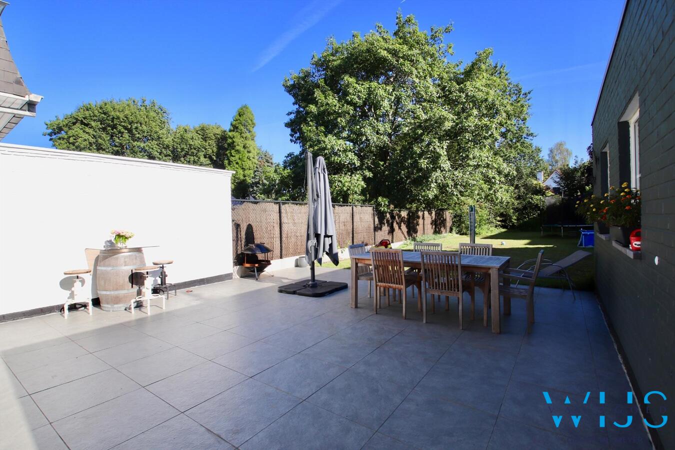 Instapklaar karaktervol woonhuis op een TOPlocatie in Eeklo ! 