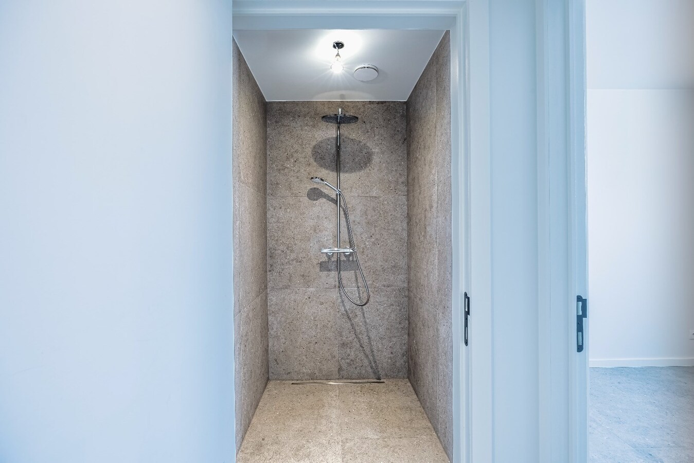 Top gerenoveerde en energiezuinige gezinswoning in het hart van Heist. 