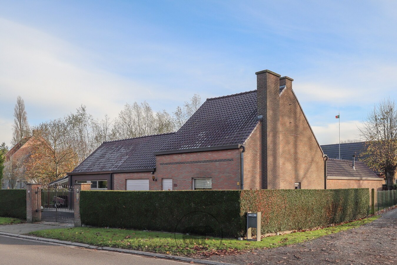 Landelijke woning met co-housing en professionele mogelijkheden. 