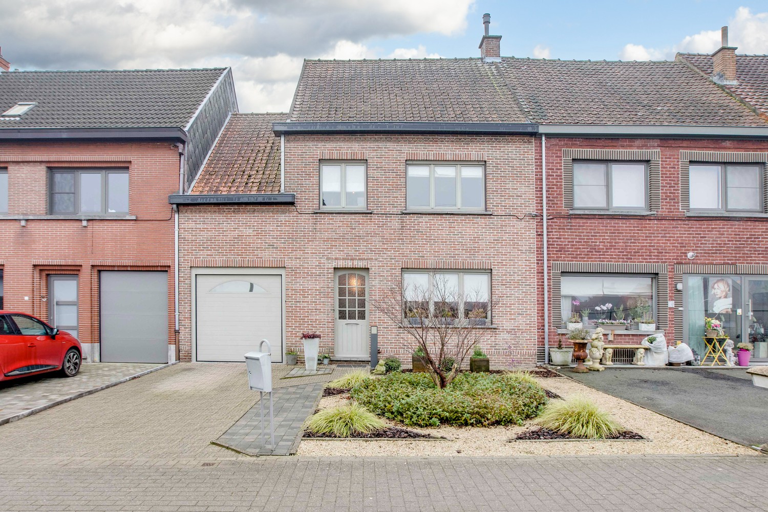 Instapklare woning met 2 slpks, tuin op 6a en 6ca Herzele(Borsbeke) 