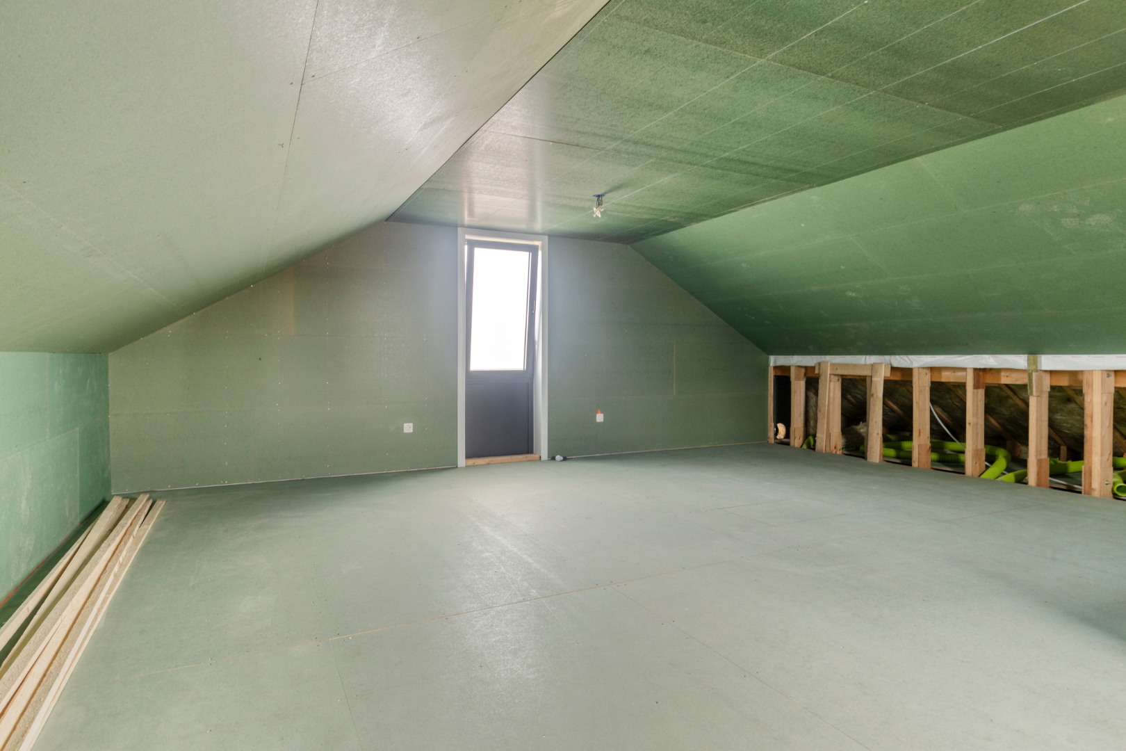 Heikant (NL) – Moderne vrijstaande woning met verrassend veel ruimte, energiezuinig comfort en mogelijkheden voor werken aan huis 