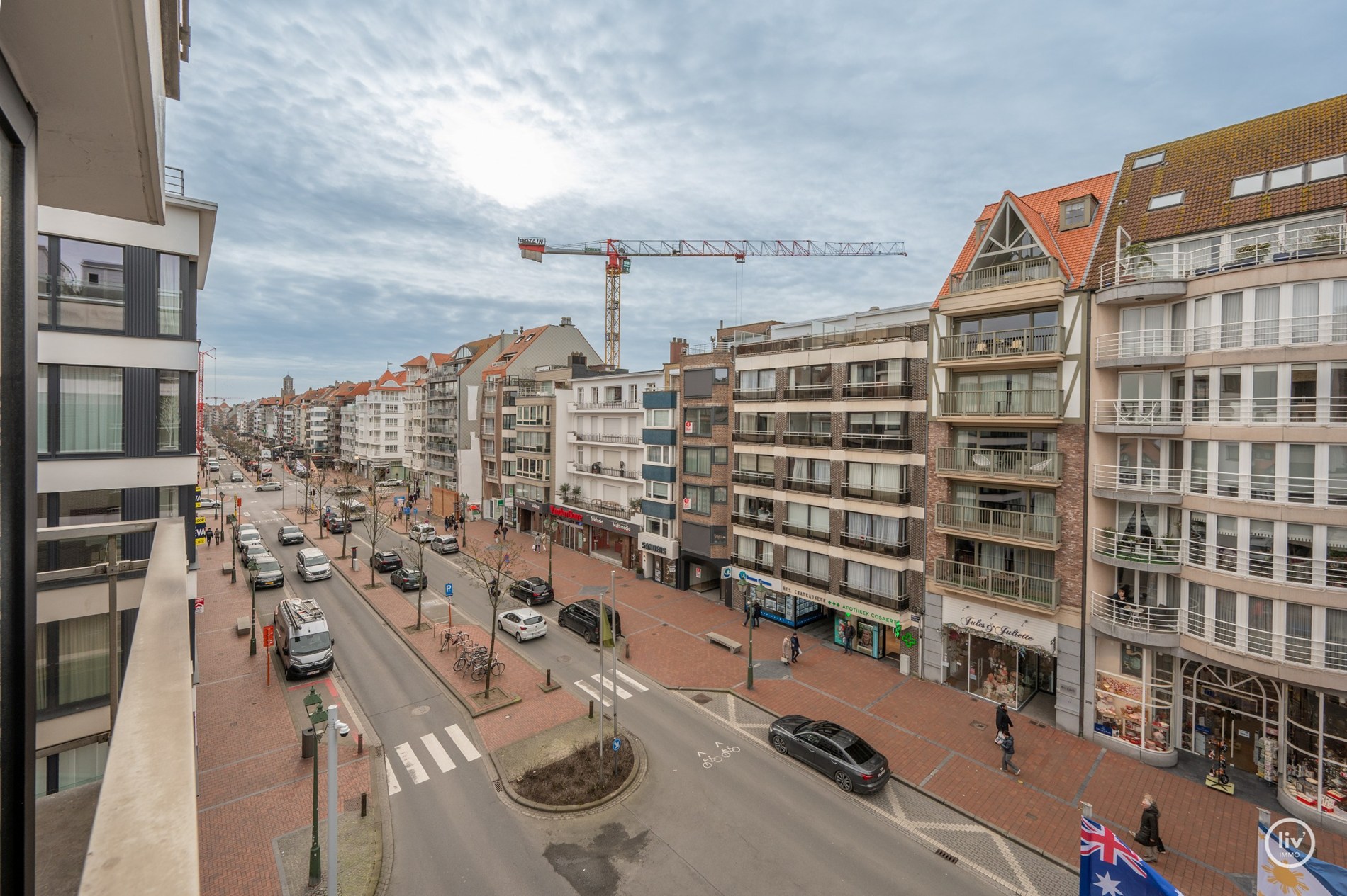 Prachtig gerenoveerd 2-slaapkamer-(hoek)appartement vlakbij de Lippenslaan te Knokke 