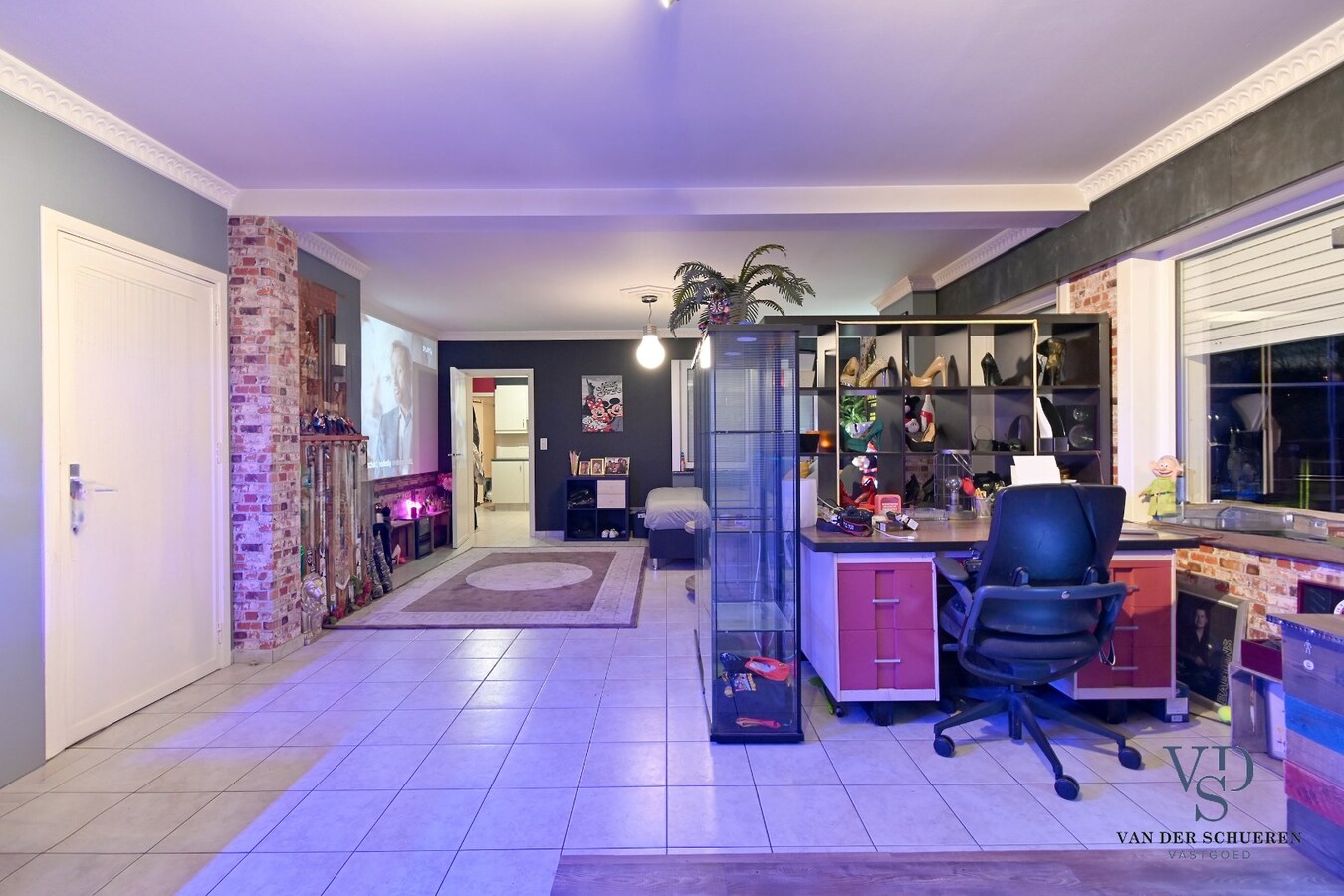 Goed gelegen  half open in Asper 