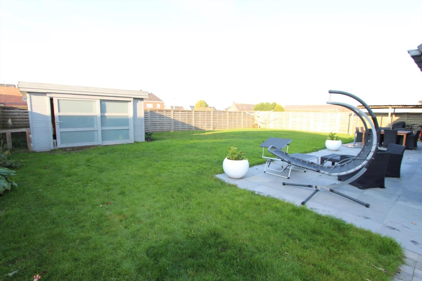 Alleenstaande woning met 5 slaapkamers te Koekelare 