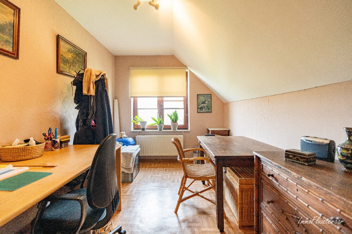 Prachtige villa met een ruim stalgebouw op ca. 2,2 ha te Dilsen-Stokkem 