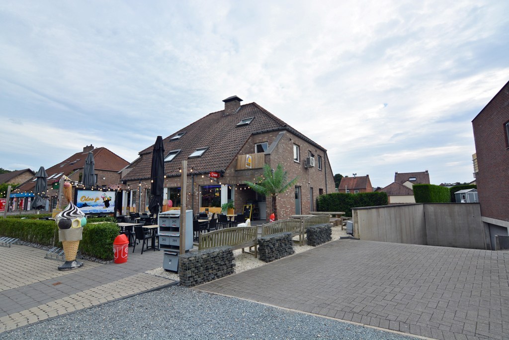 Energiezuinig appartement met 2 slpks, terras en inpandige garage. 
