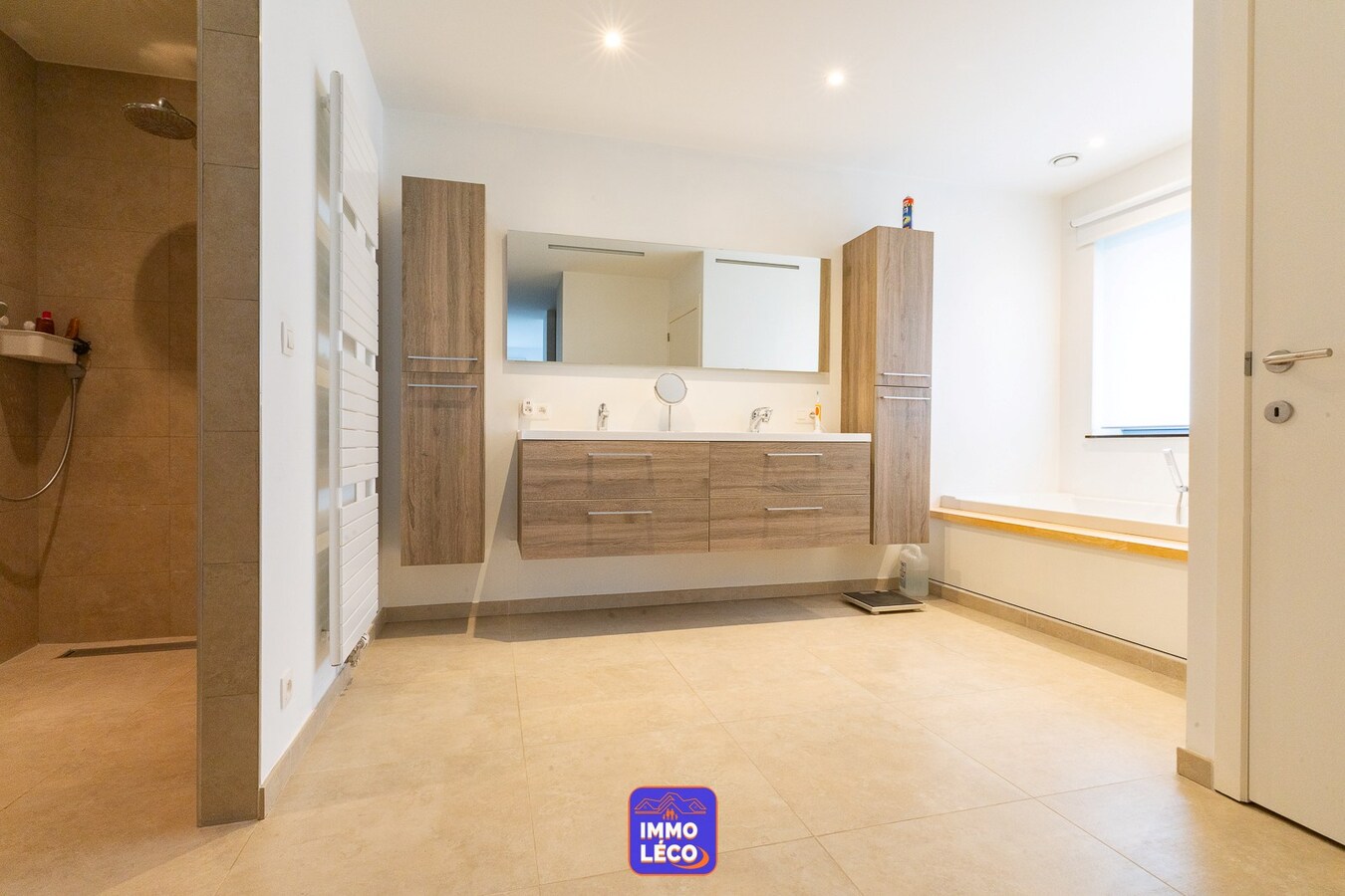 Grande Villa de standing développant une surface habitable de 435m², dans un clos résidentiel prisé ! 