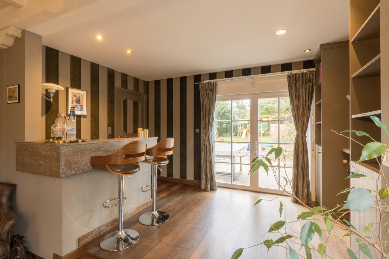 Ruime gezinswoning met verwarmd buitenzwembad 