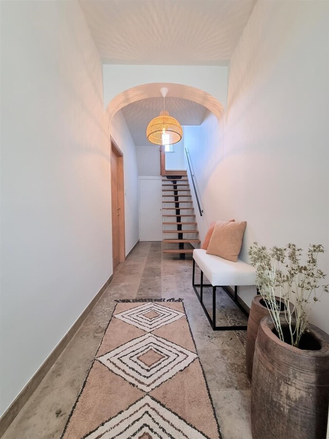 Zeer knappe woning met drie grote slaapkamers, tuin en mogelijk tot garage - Heist 