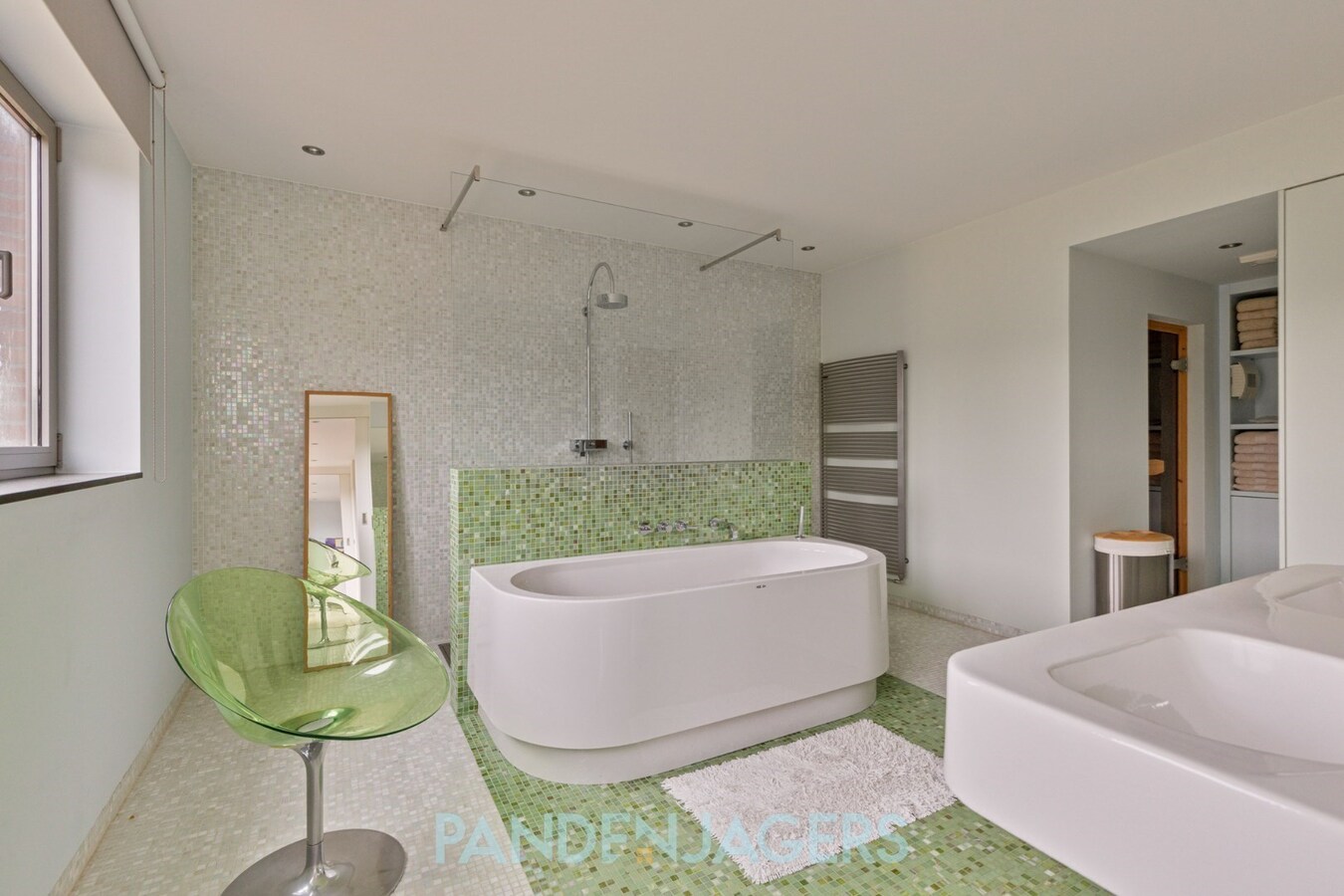 Riante, moderne villa met 5 slaapkamers te Berlaar 