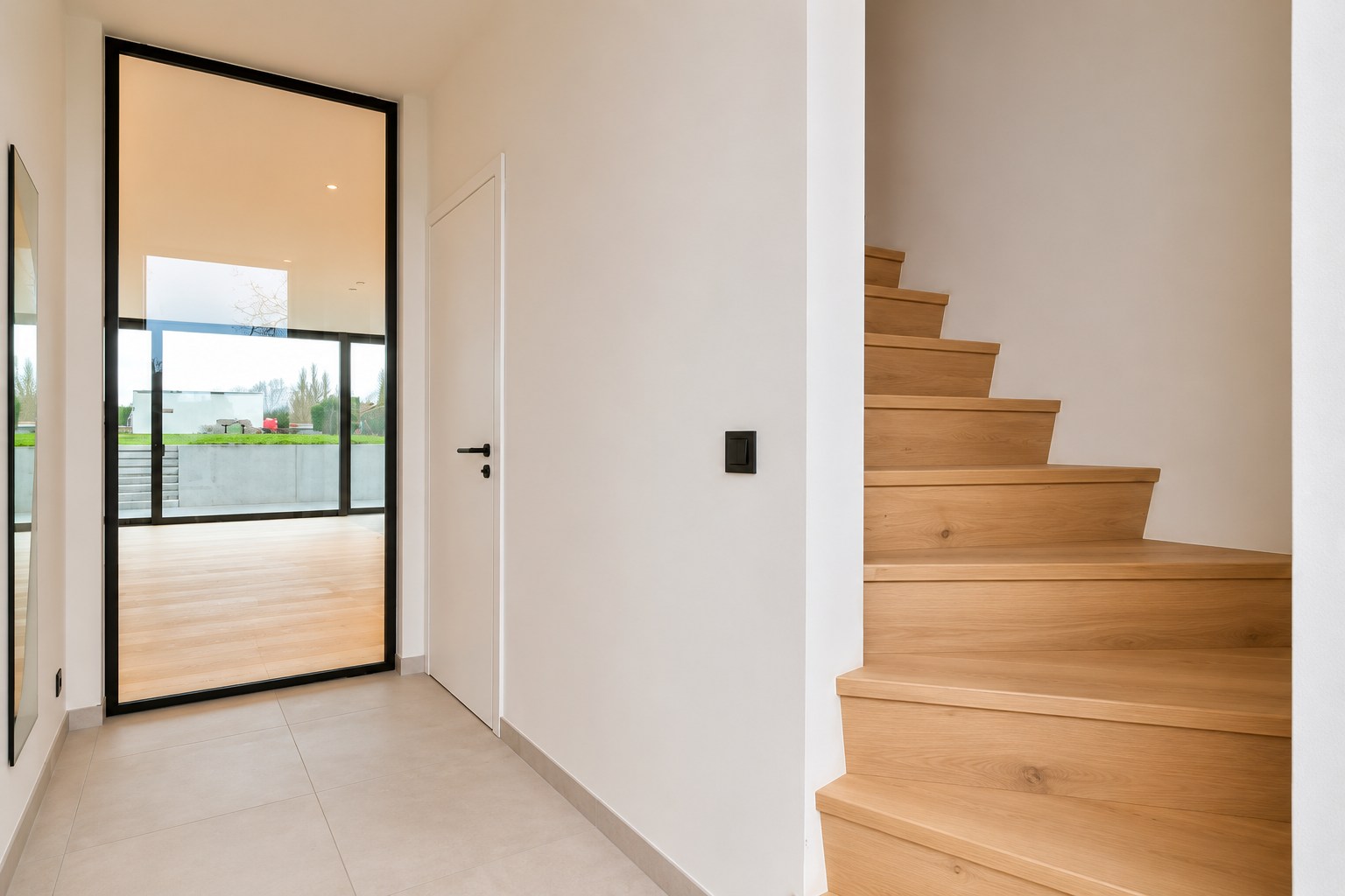 Ruime afgewerkte nieuwbouwwoning met landelijk zicht! 