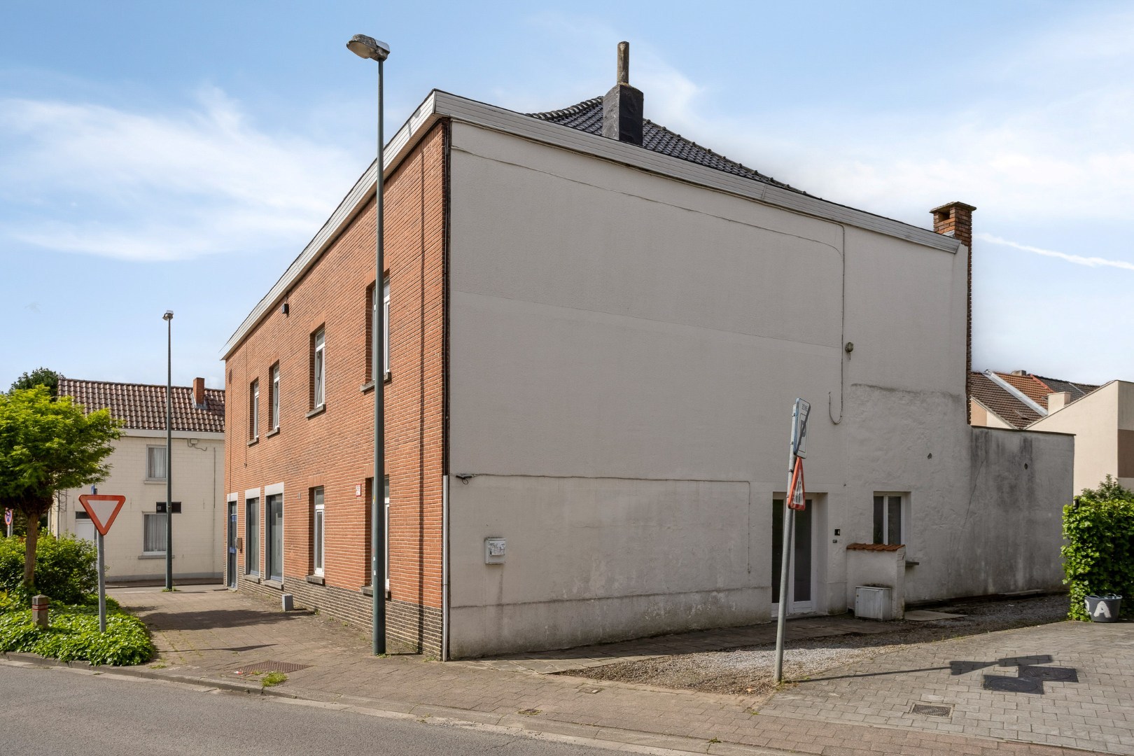 TE RENOVEREN WONING met 2/3/4 slaapkamers en tuin – 1640 SINT-GENESIUS-RODE 