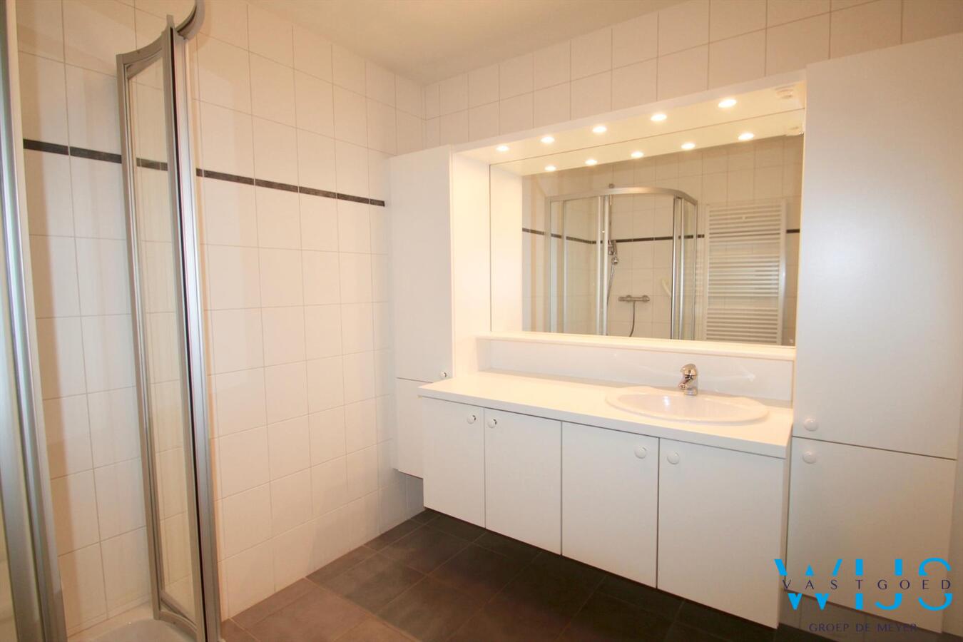 Gelijkvloers tweeslaapkamer appartement in hartje Ertvelde! 