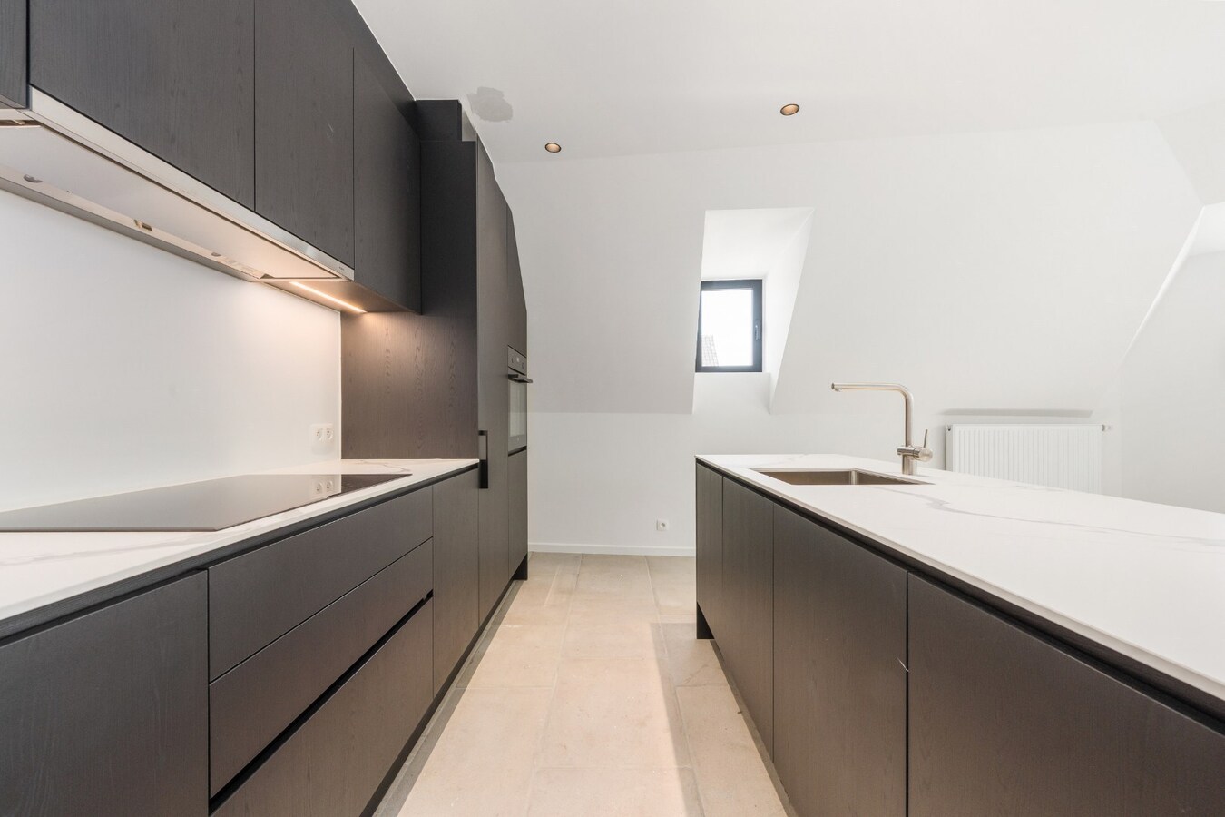 Luxueuze totaalrenovatie | Instapklaar dak appartement met mezzanine 