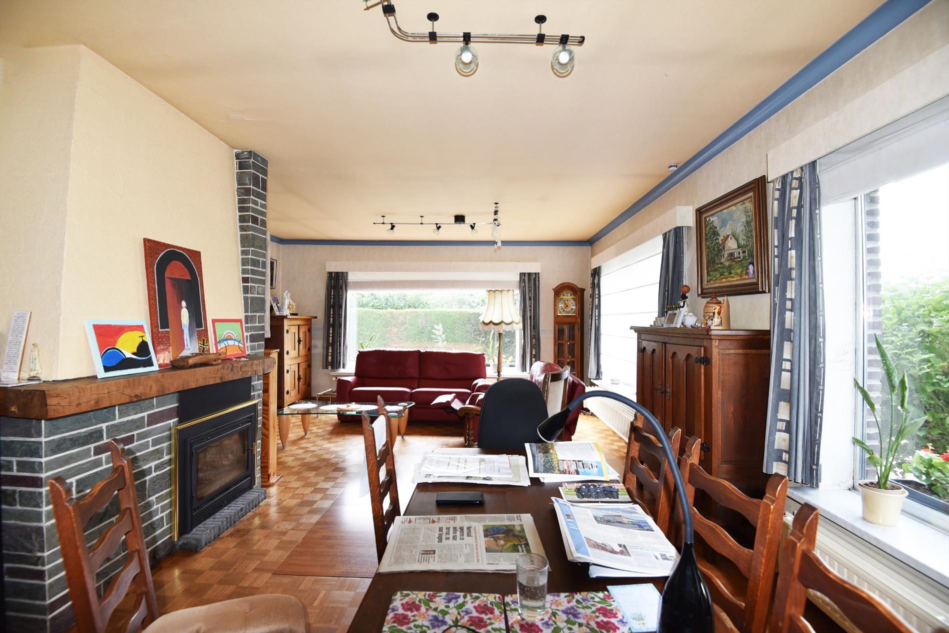 Ruime bungalow met 3 slpks, garage en tuin te WATERVLIET. 