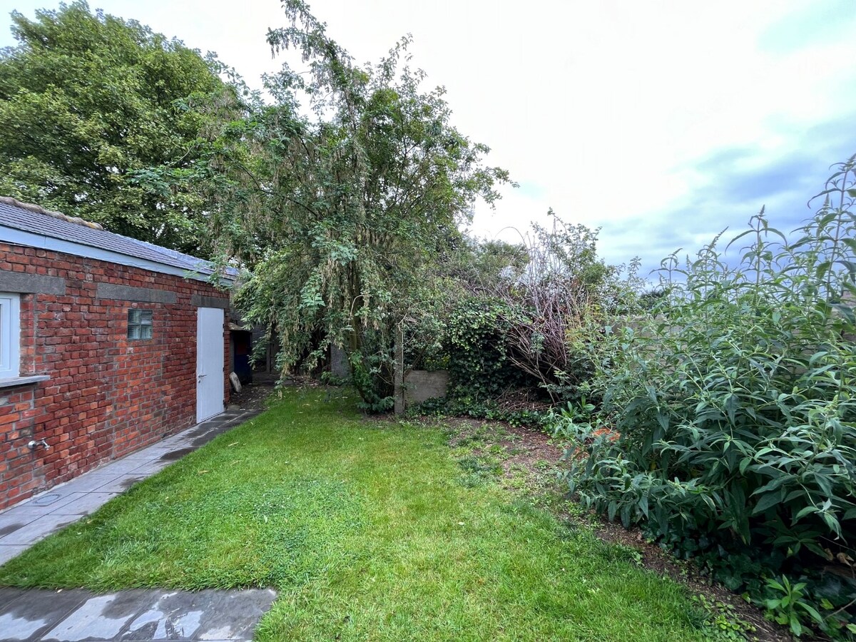 Knusse Half Open Bebouwing 