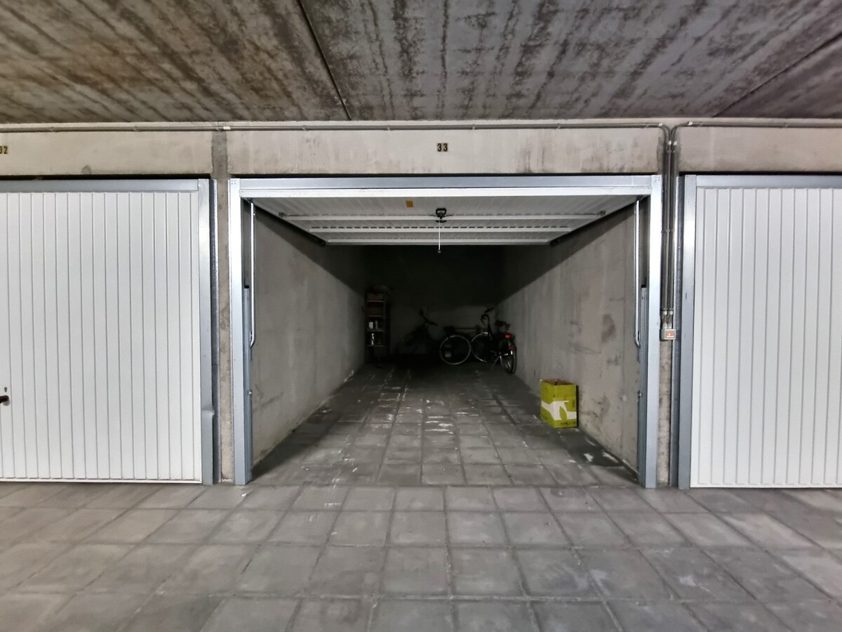 Centraal gelegen garagebox 