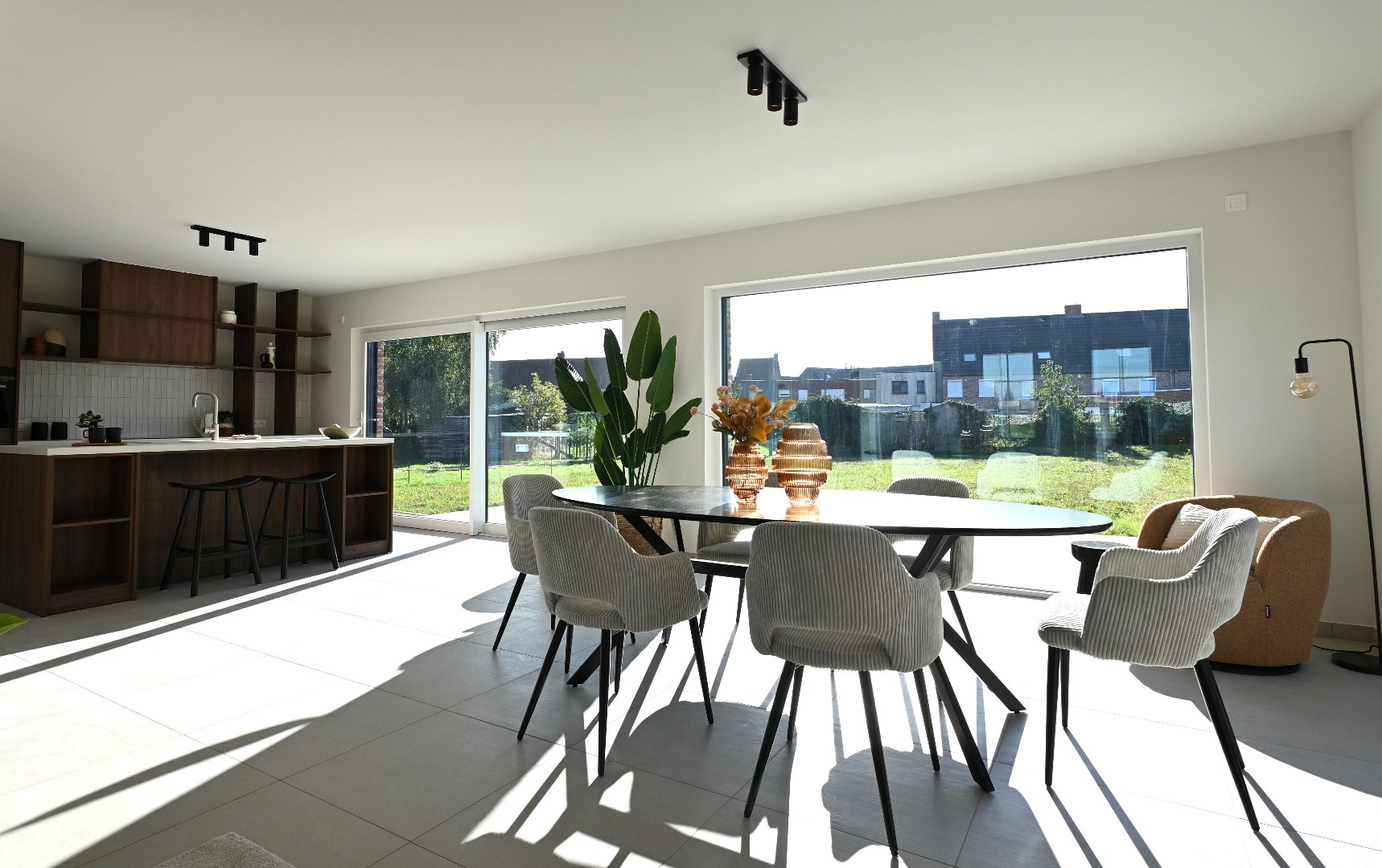 Instapklare nieuwbouwwoning met 3 slaapkamers en tuin op 681 m² 