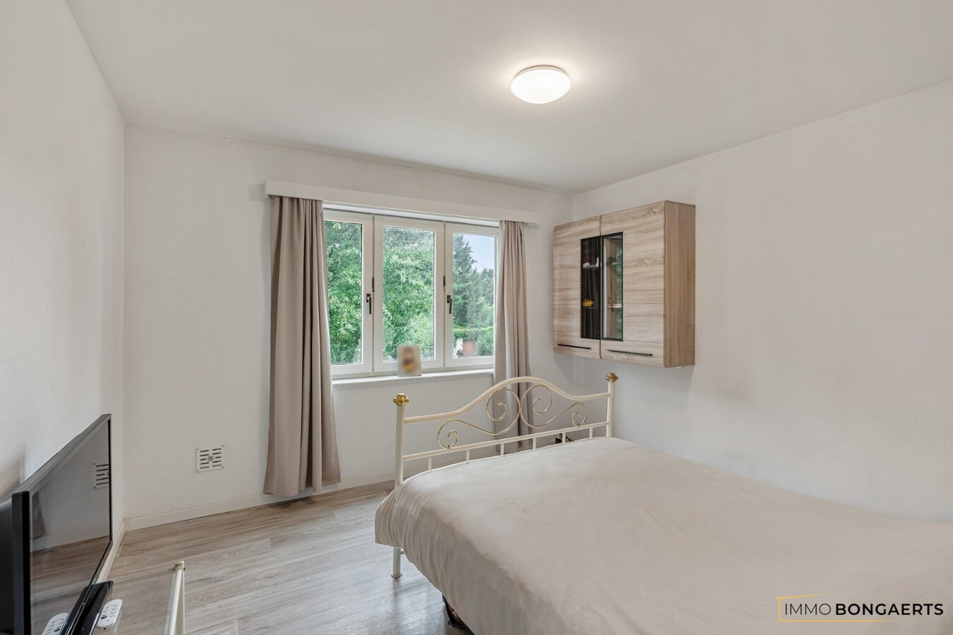 Gemeubeld appartement met 2 slaapkamers 