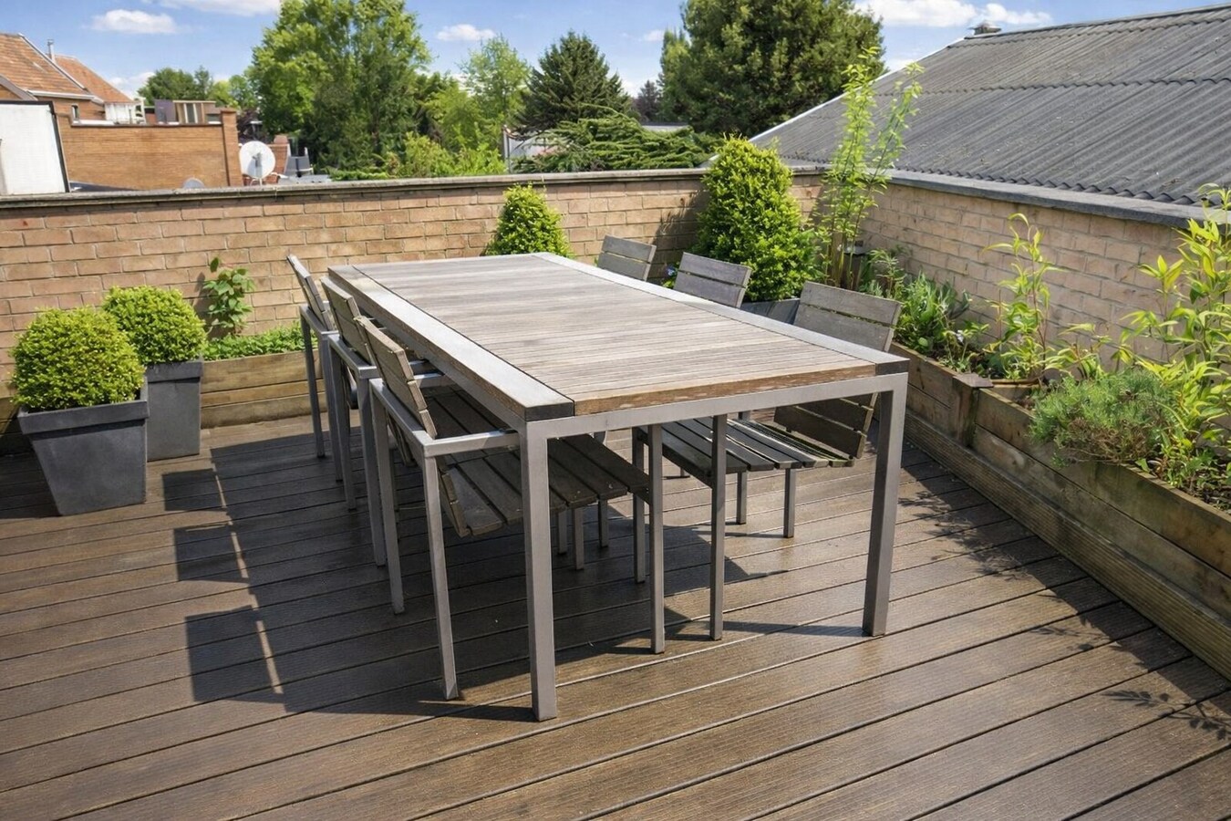 Zeer ruim &amp; zonnig duplexappartement vlakbij centrum en station 