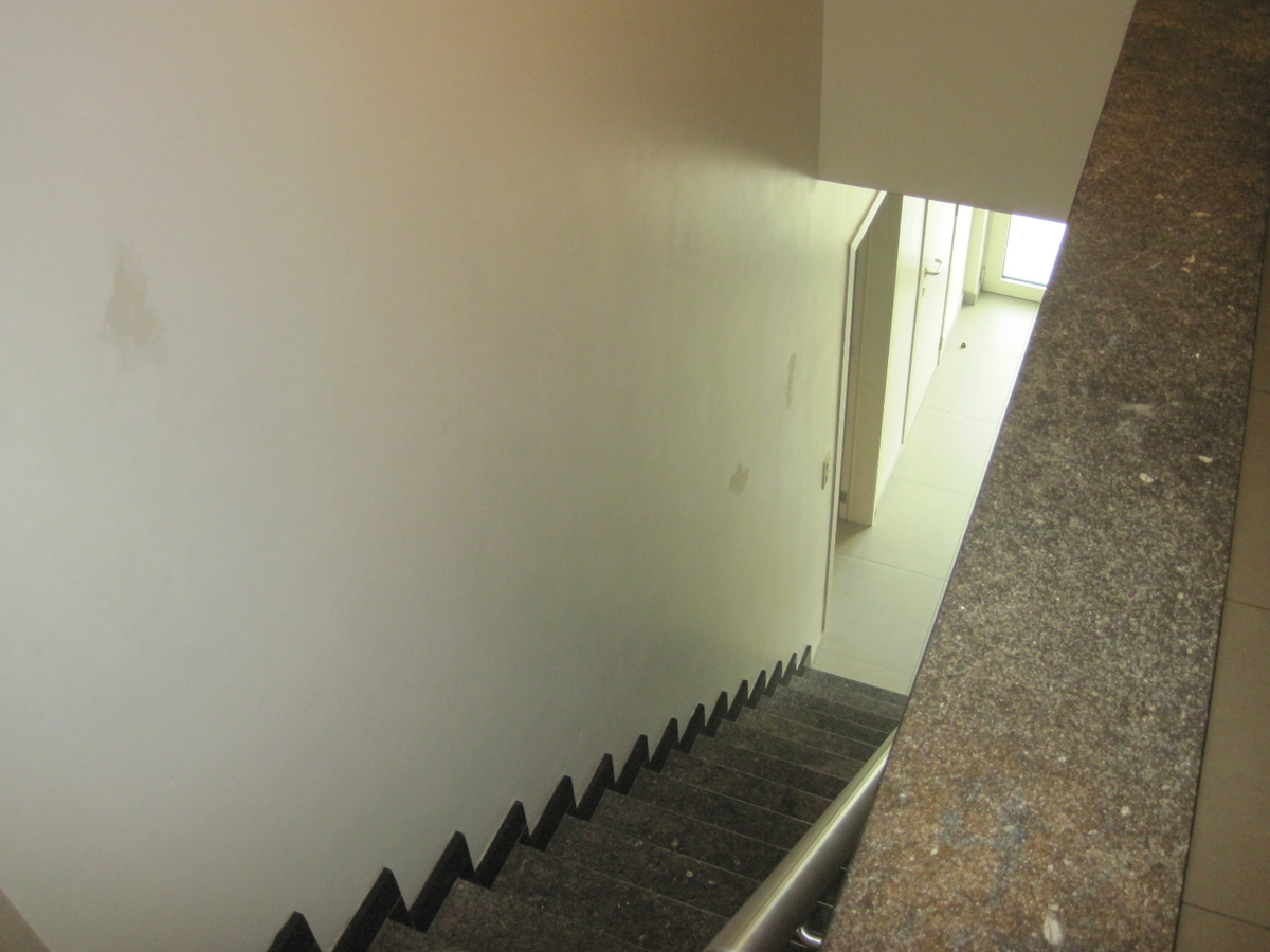 Recente, eigentijdse villa in doodlopende verkaveling ! 