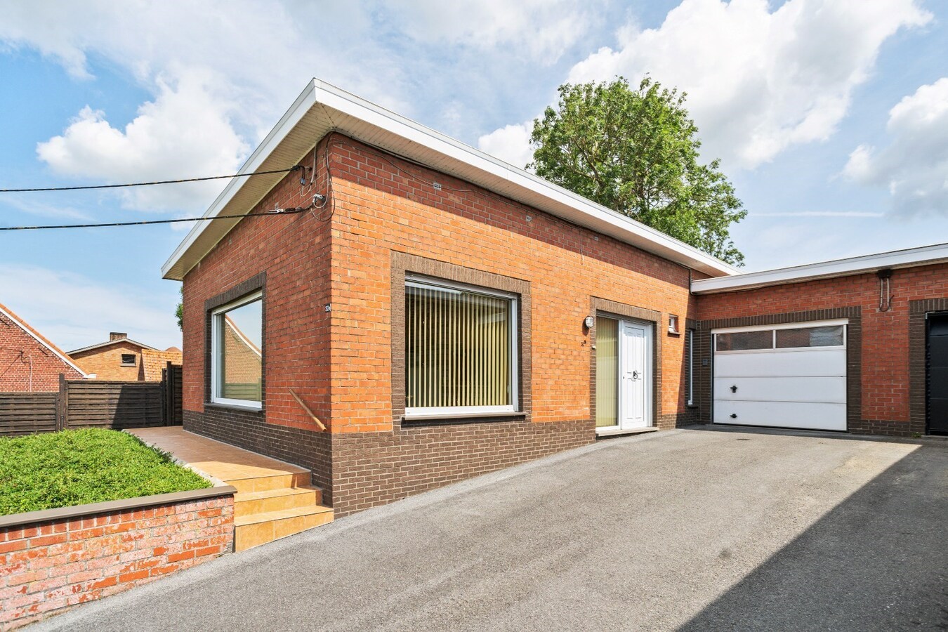 Goed onderhouden gelijkvloerswoning op ruim perceel van 700m² 