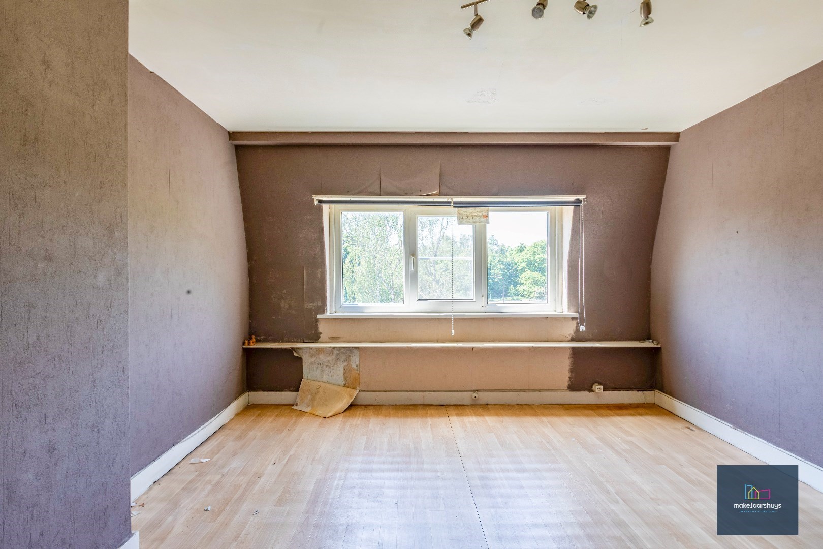 Te renoveren karakterwoning te Gent (Mariakerke) 