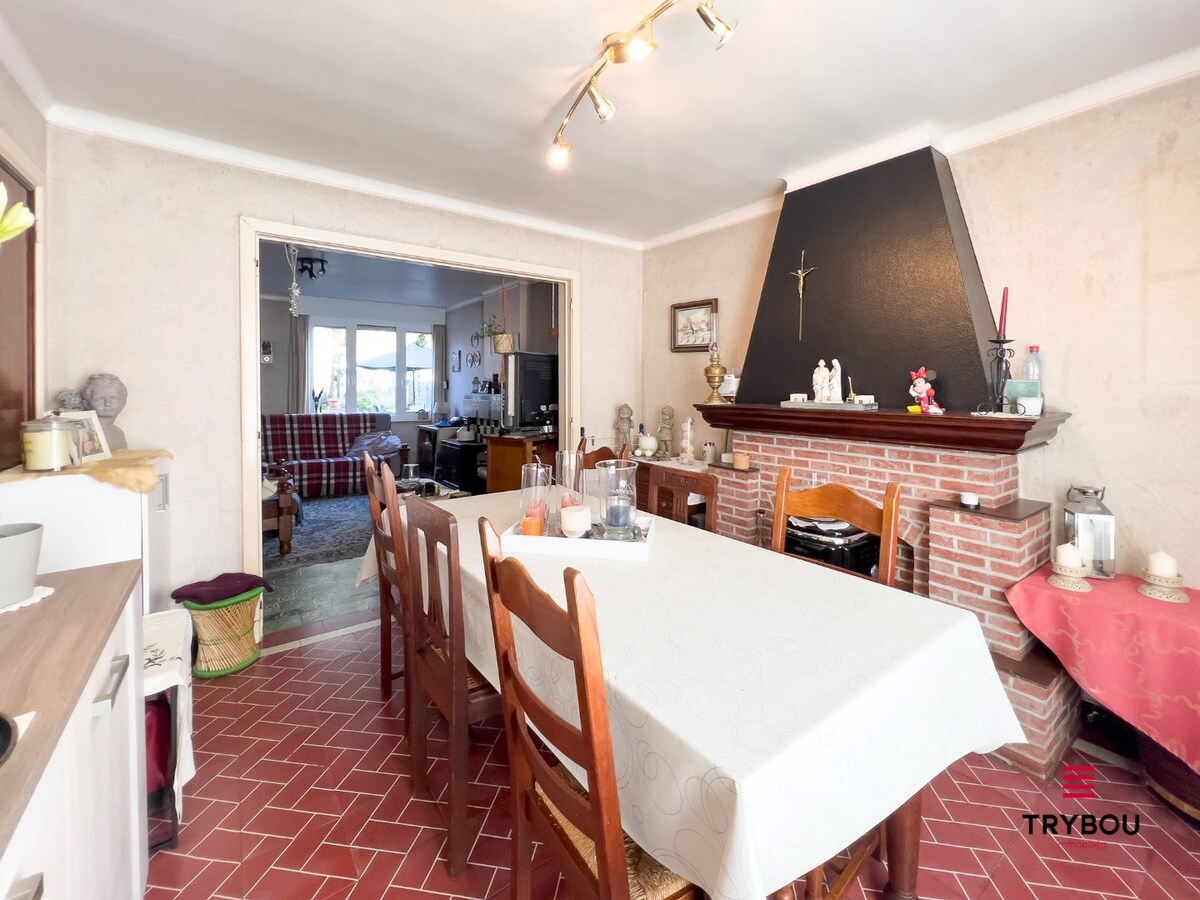 Ruime gezinswoning met 4 slaapkamers, garage en tuin 