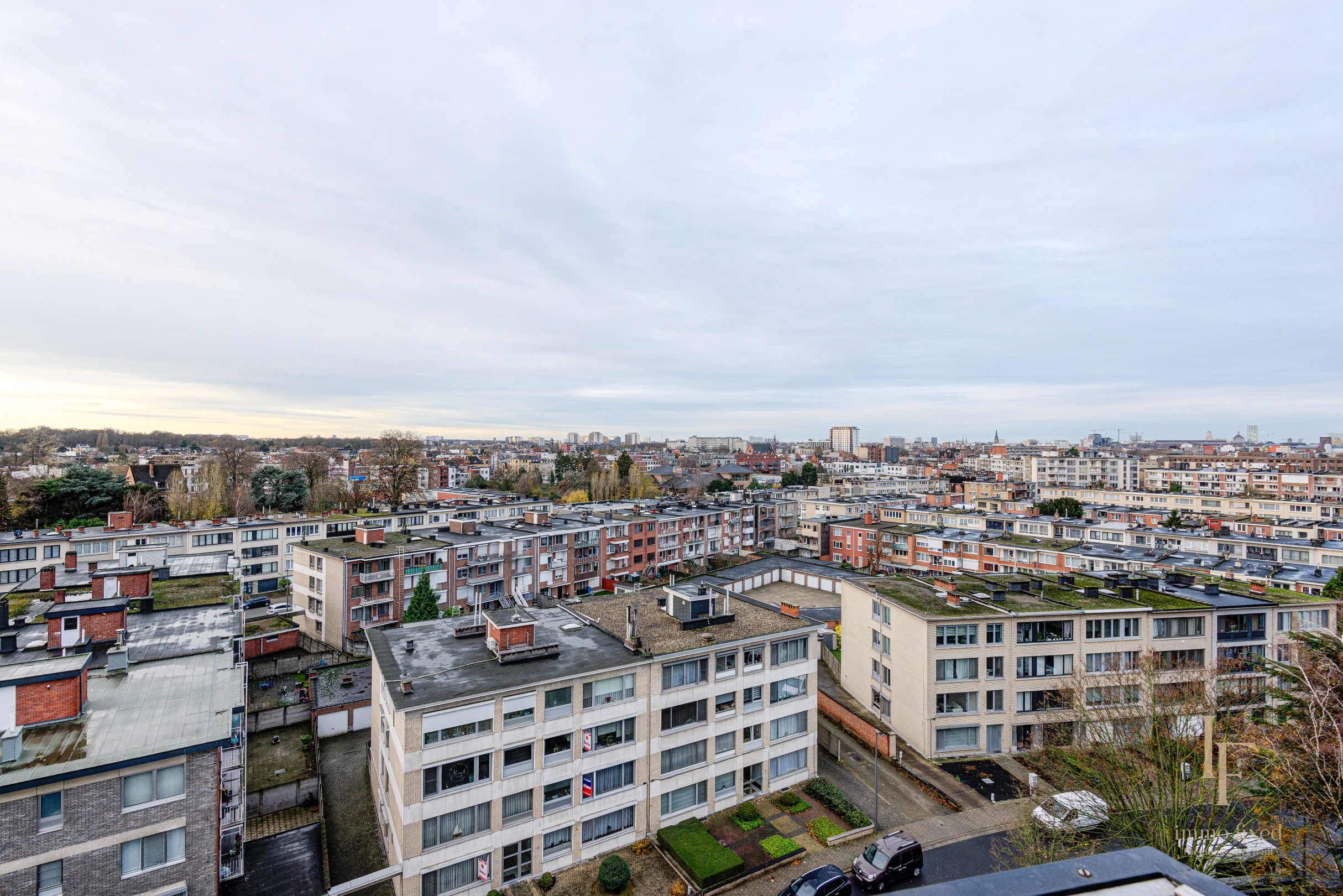 Instapklaar appartement met terras, uitzicht én garagebox! 