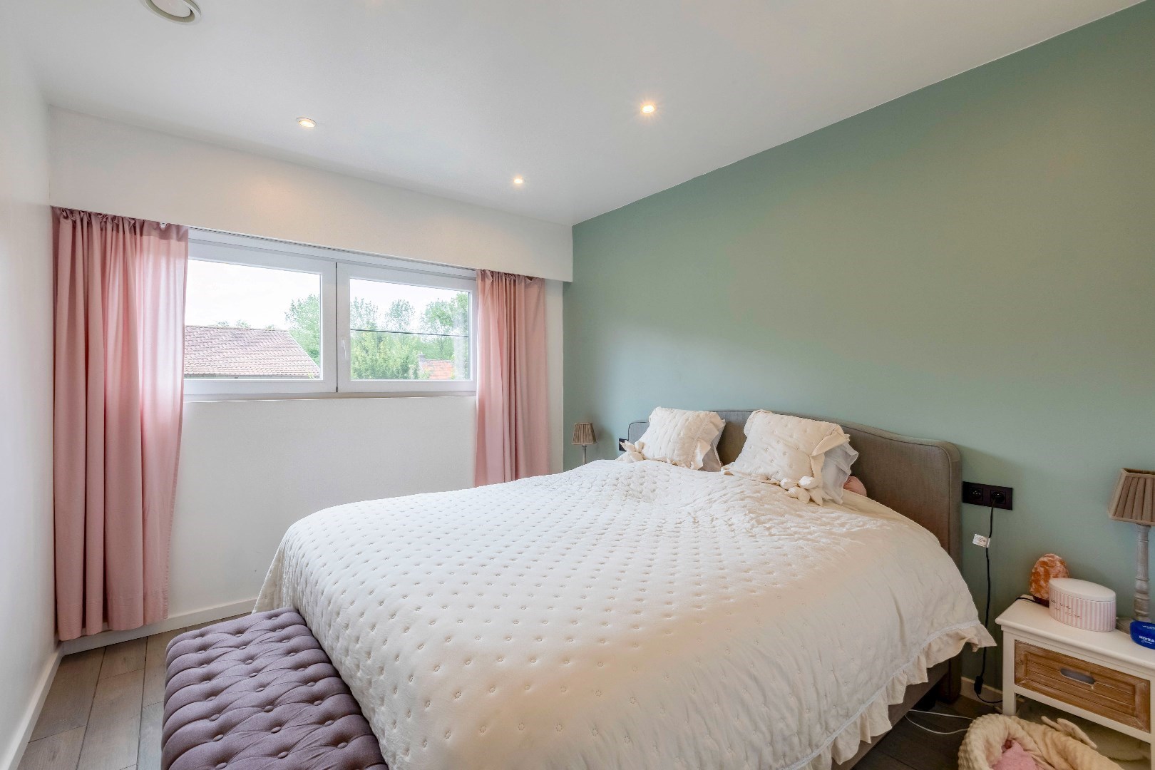 Ruime woning (369m²) met 4 slp. en in te vullen praktijk (onderaan) 